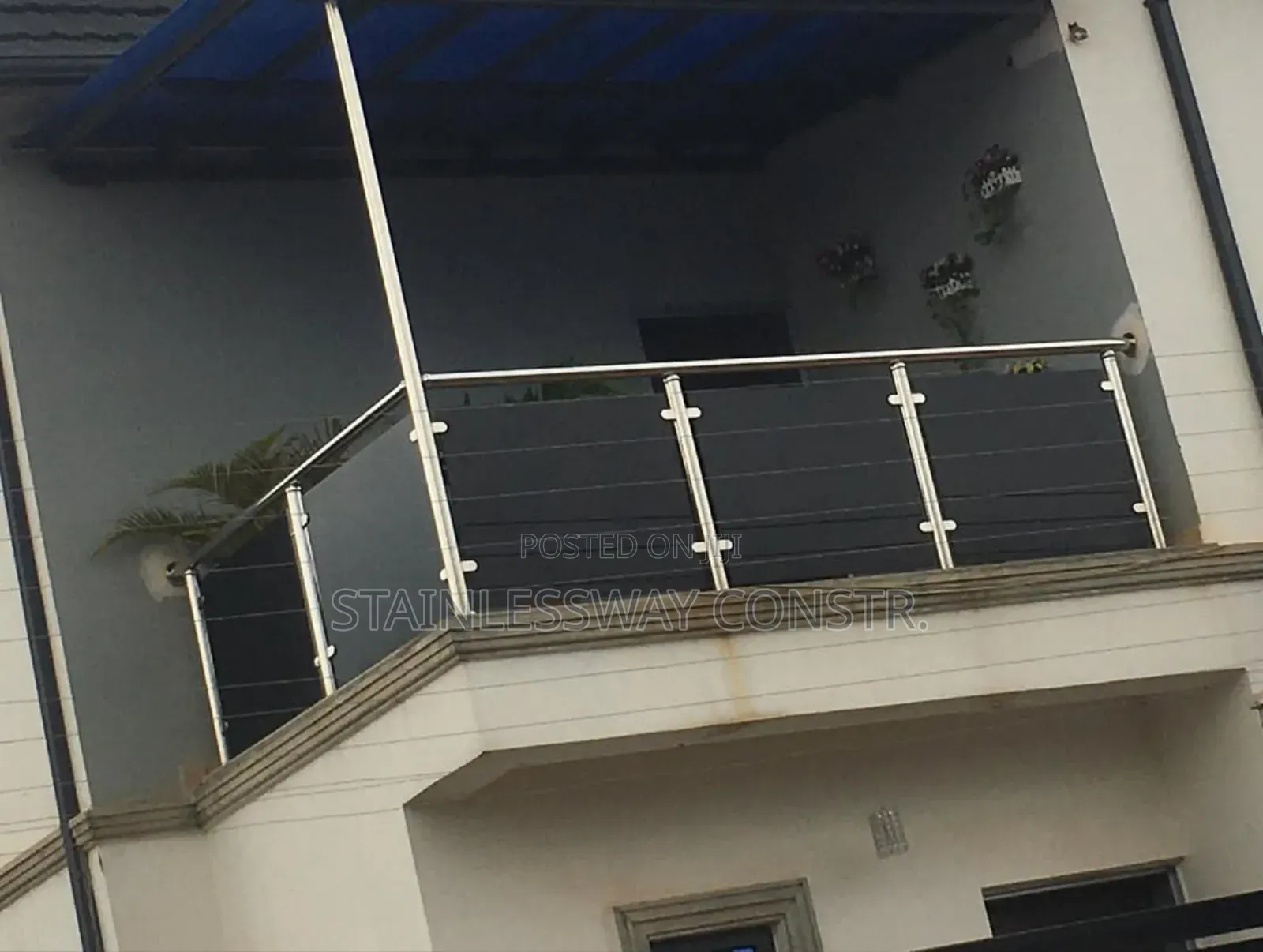 Dark Grey Glass Stainless Railing Pulse