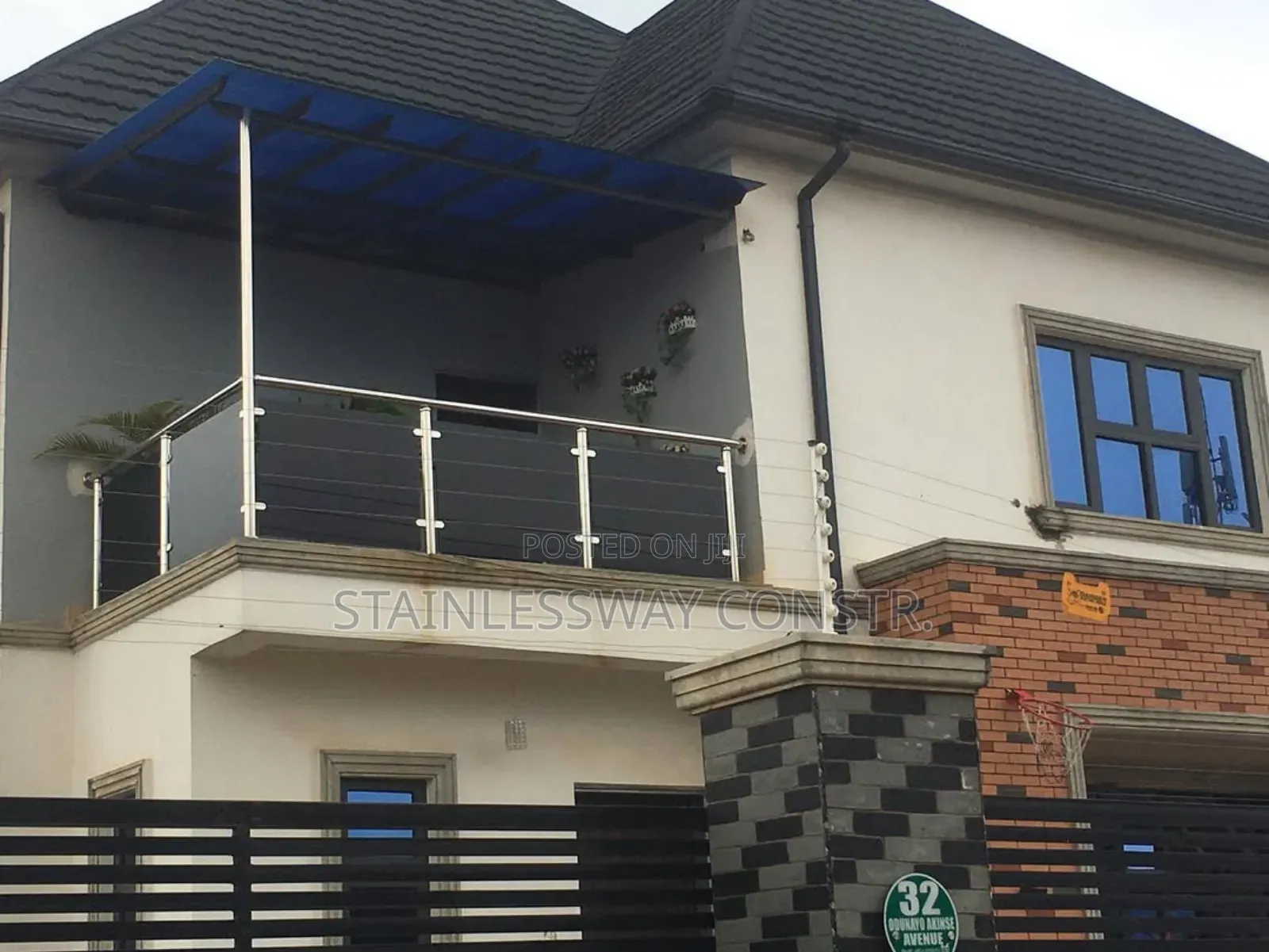 Dark Grey Glass Stainless Railing Pulse