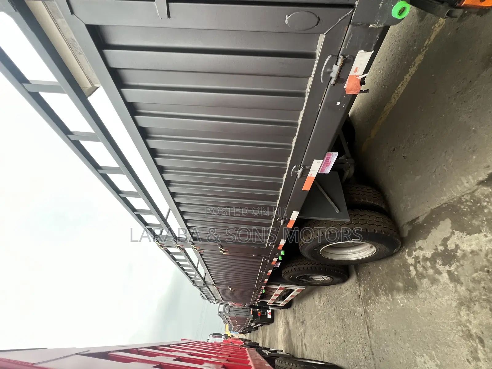 Trailer Half Body
