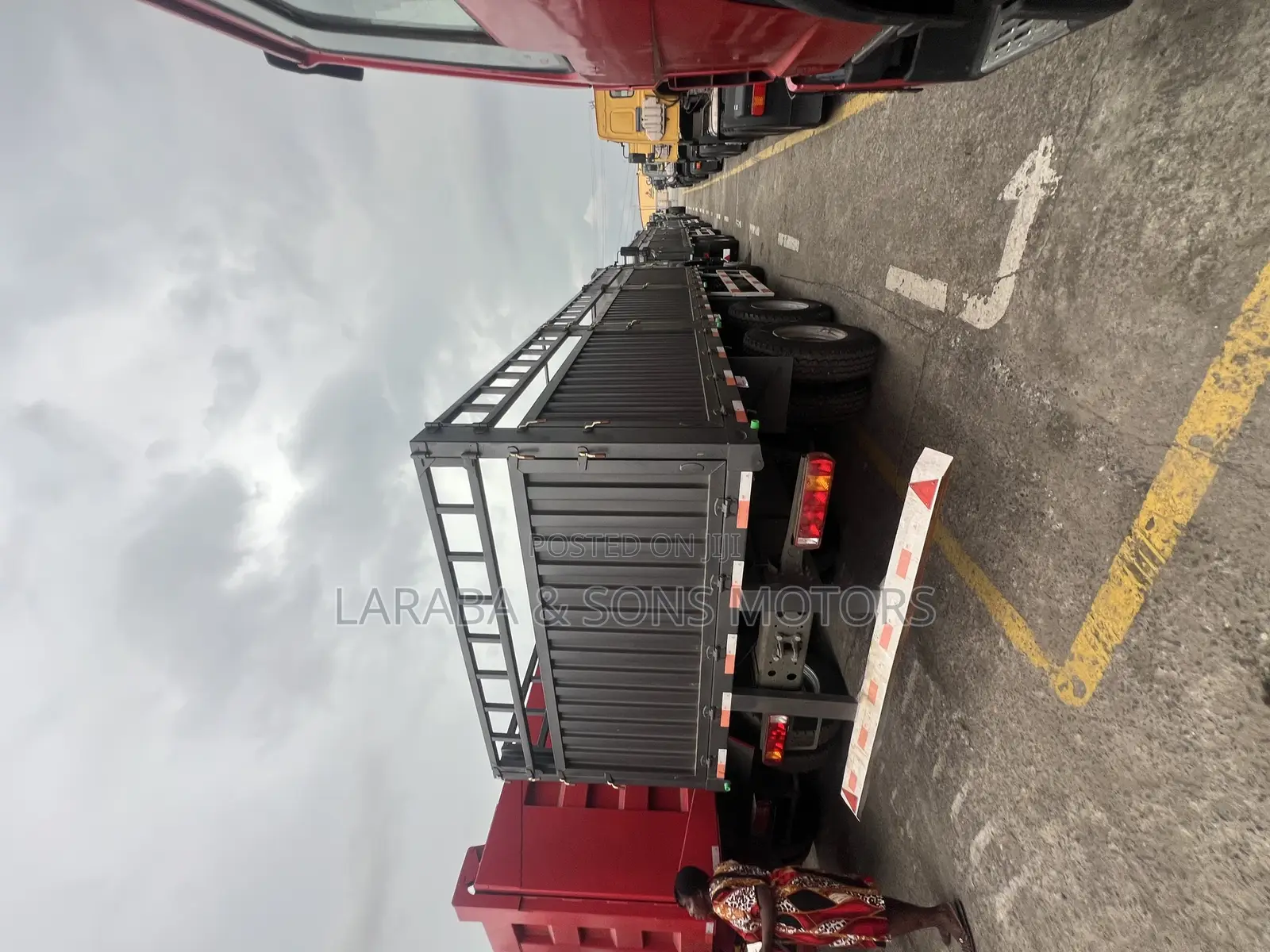Trailer Half Body