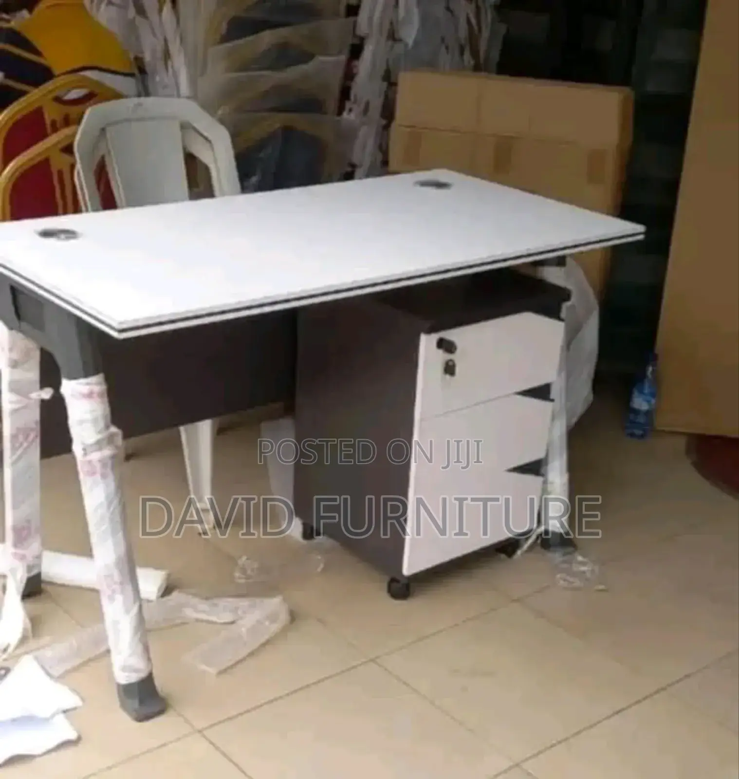 Office White Top Desk