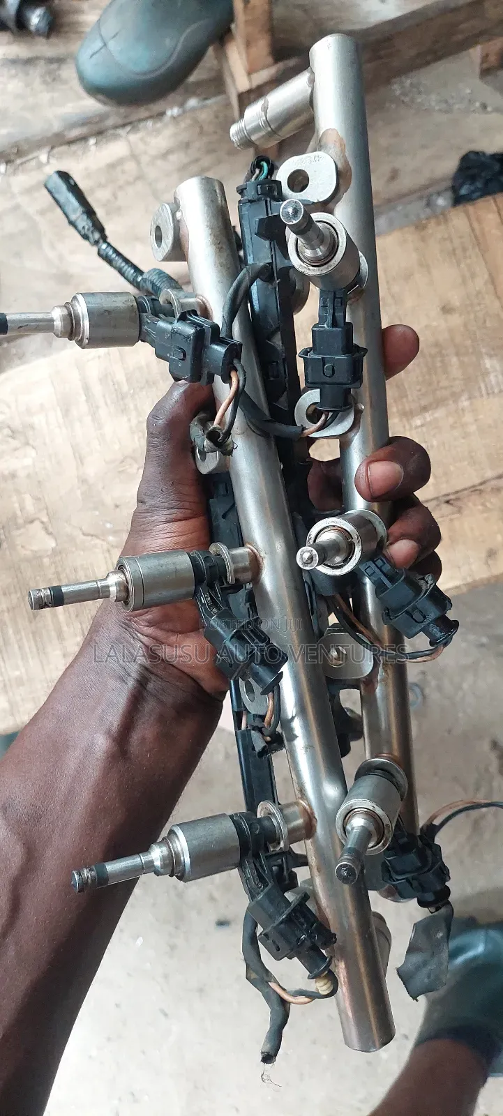 Nuzzle for GMC Acadia, Traverse, Terrine,Enclave 2012