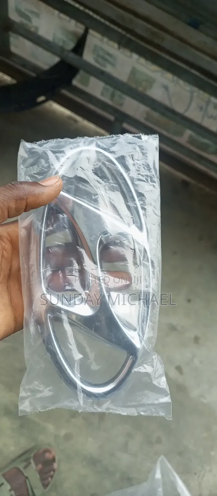 Hyundai Santa Fe Front Grille Log