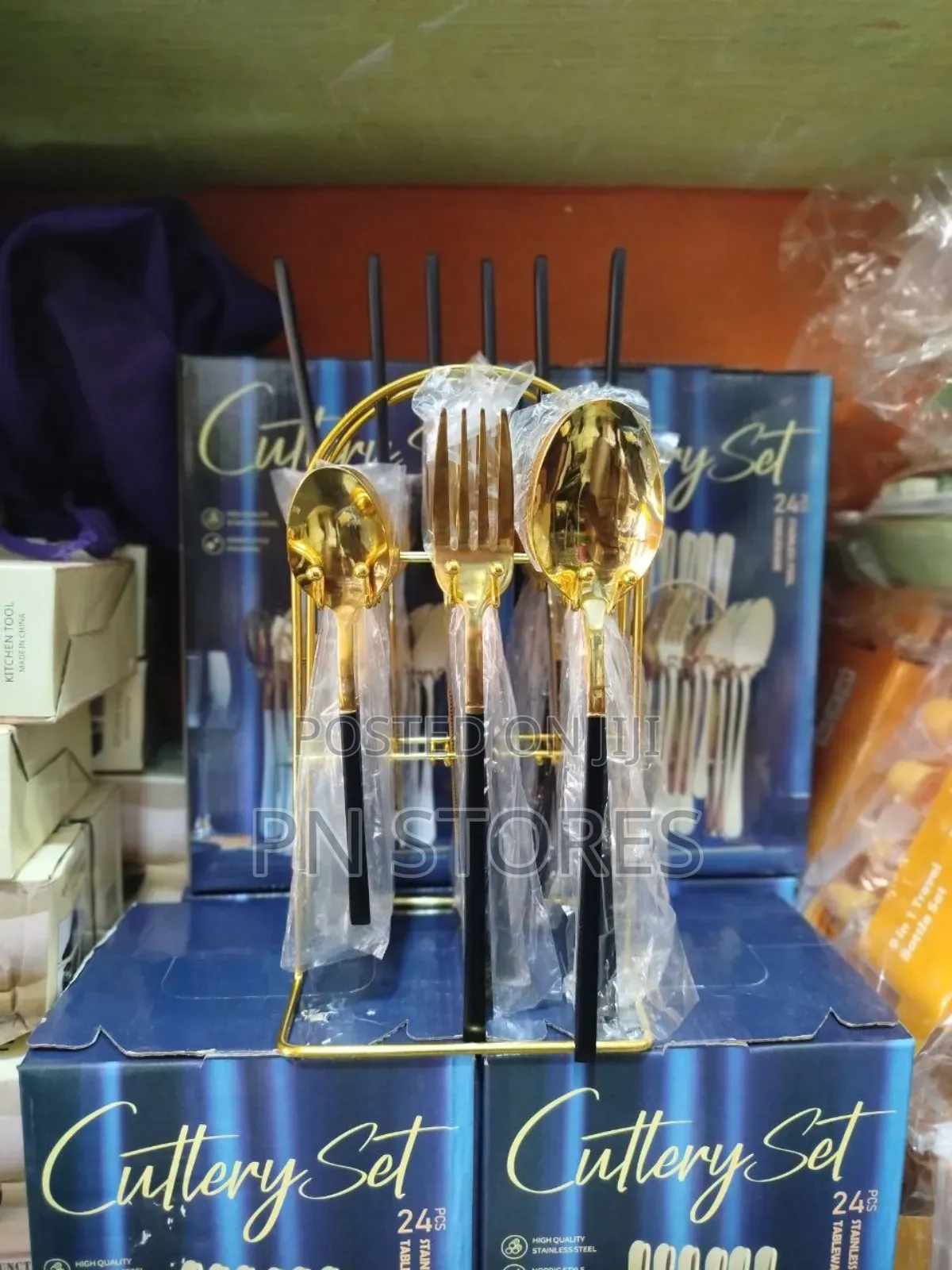 24pcs Quality Gold Spoon, Fork, Knives Set With Black Handle