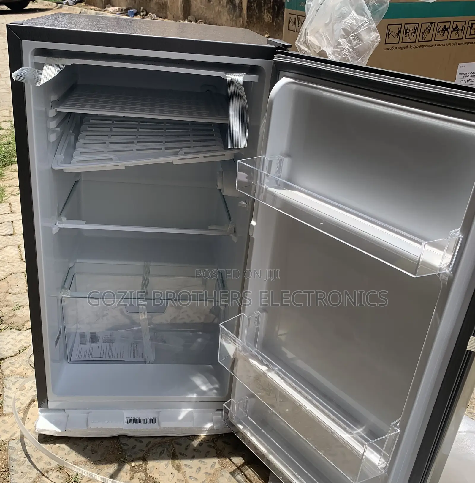 Hisense Single Door Refrigerator 121 Liters Silver Color