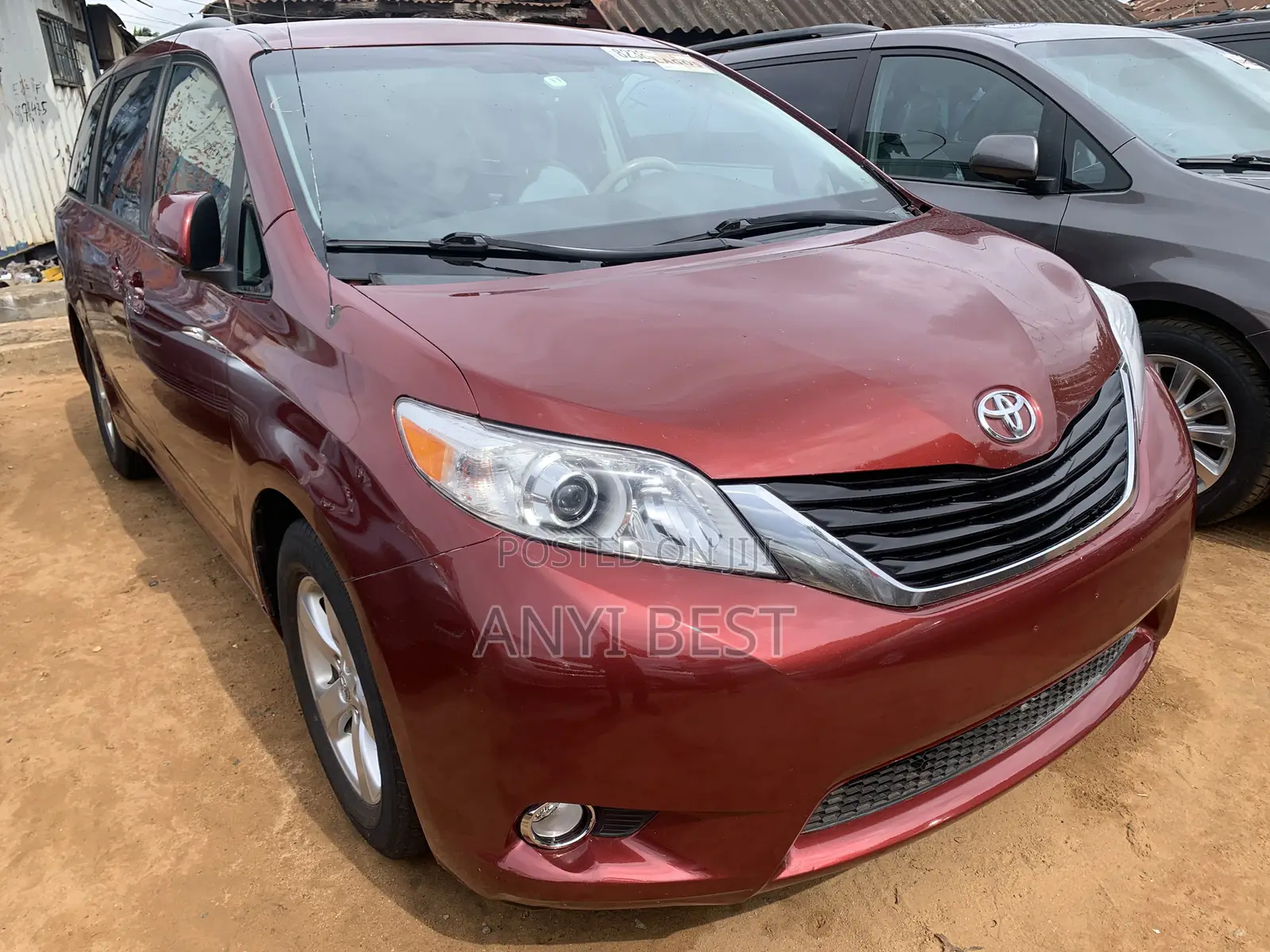 Toyota Sienna 2012 Red