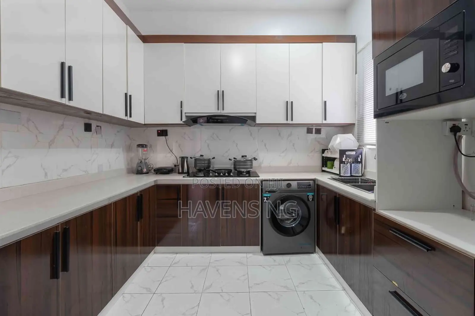 Luxury 2-Bedroom Apartment Off Freedom Way With Pool Gym