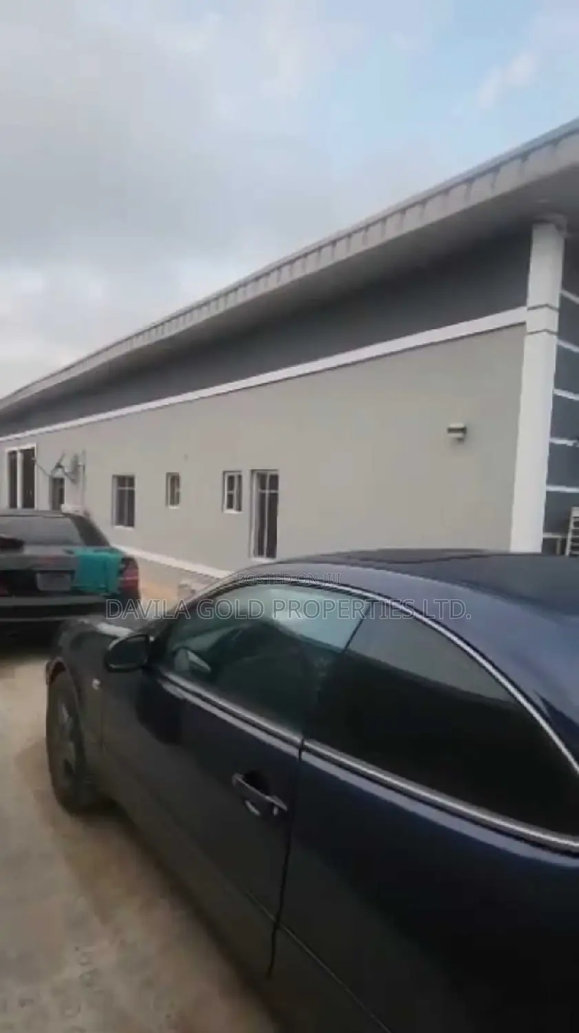 6bdrm Block of Flats in Benin City for sale