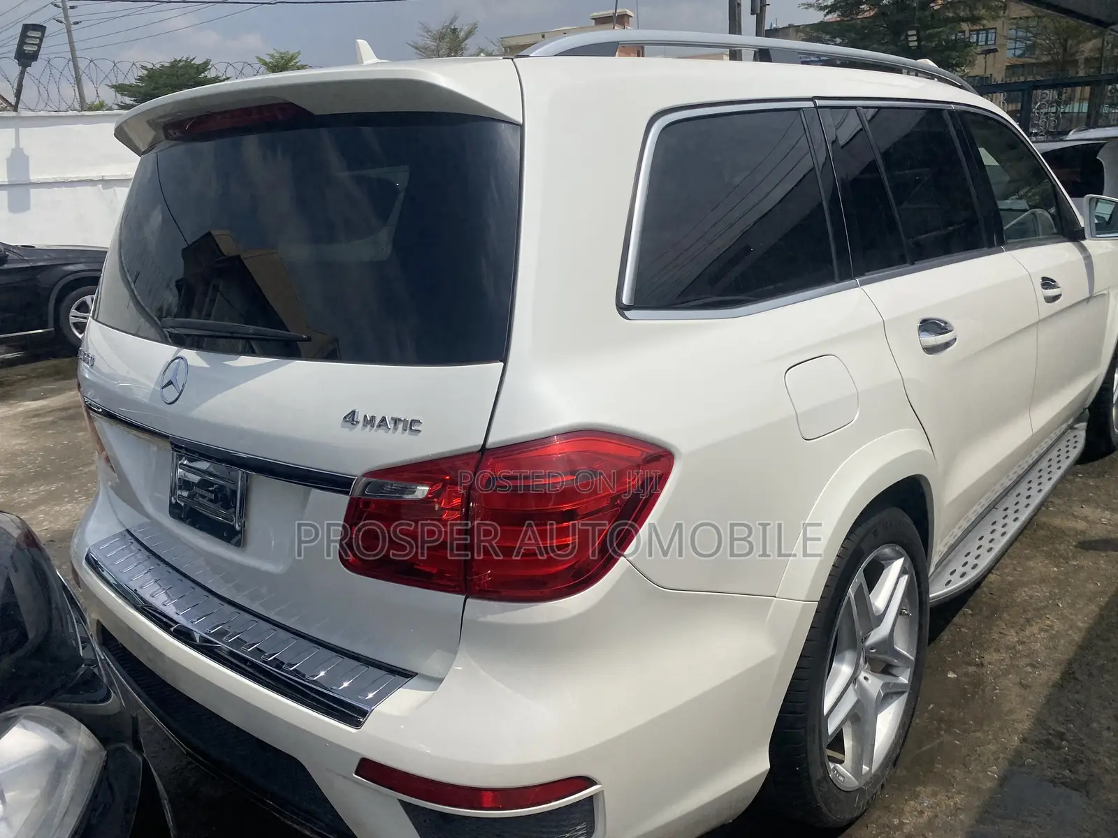 Mercedes-Benz GL-Class GL 550 2013 White