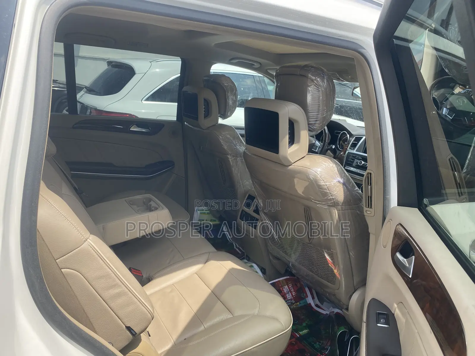 Mercedes-Benz GL-Class GL 550 2013 White