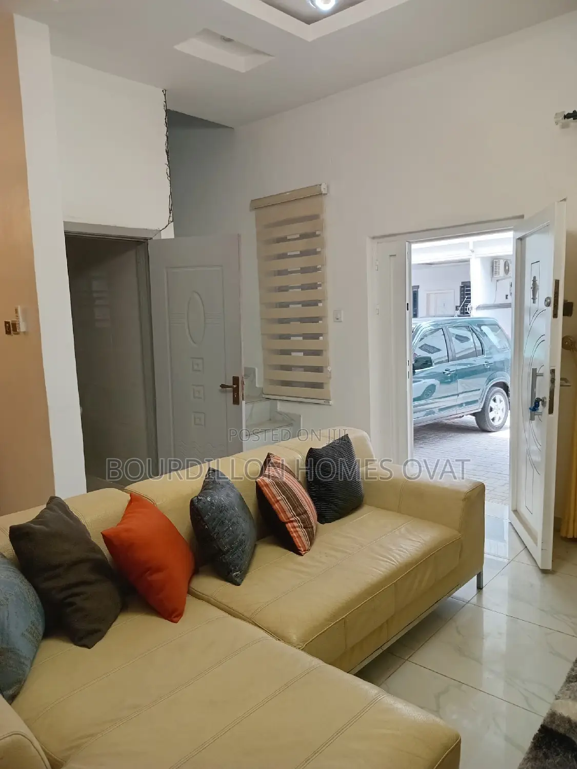 4bdrm Duplex in Chevron for sale