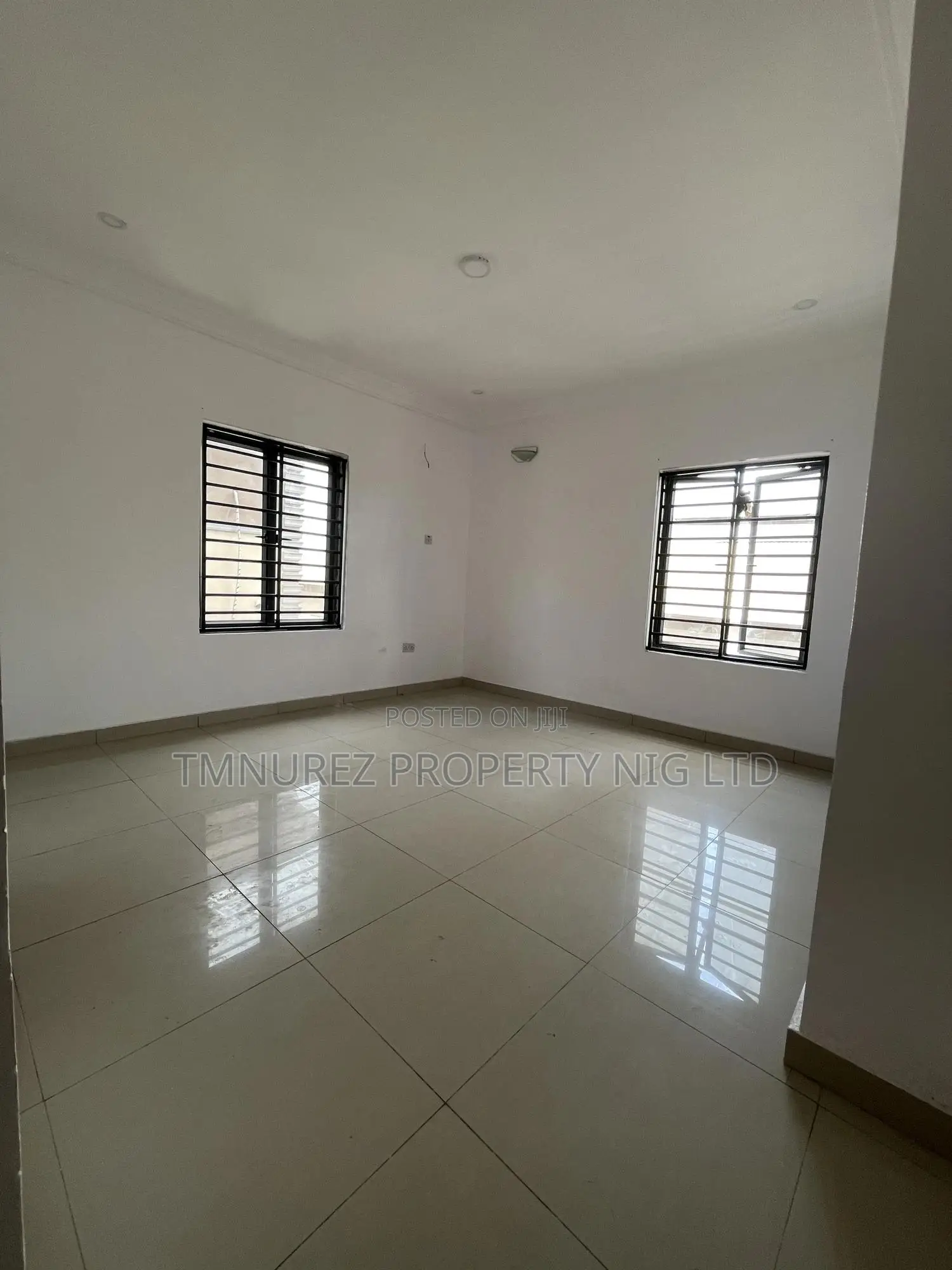 3bdrm Apartment in Lekki Phase1 for rent