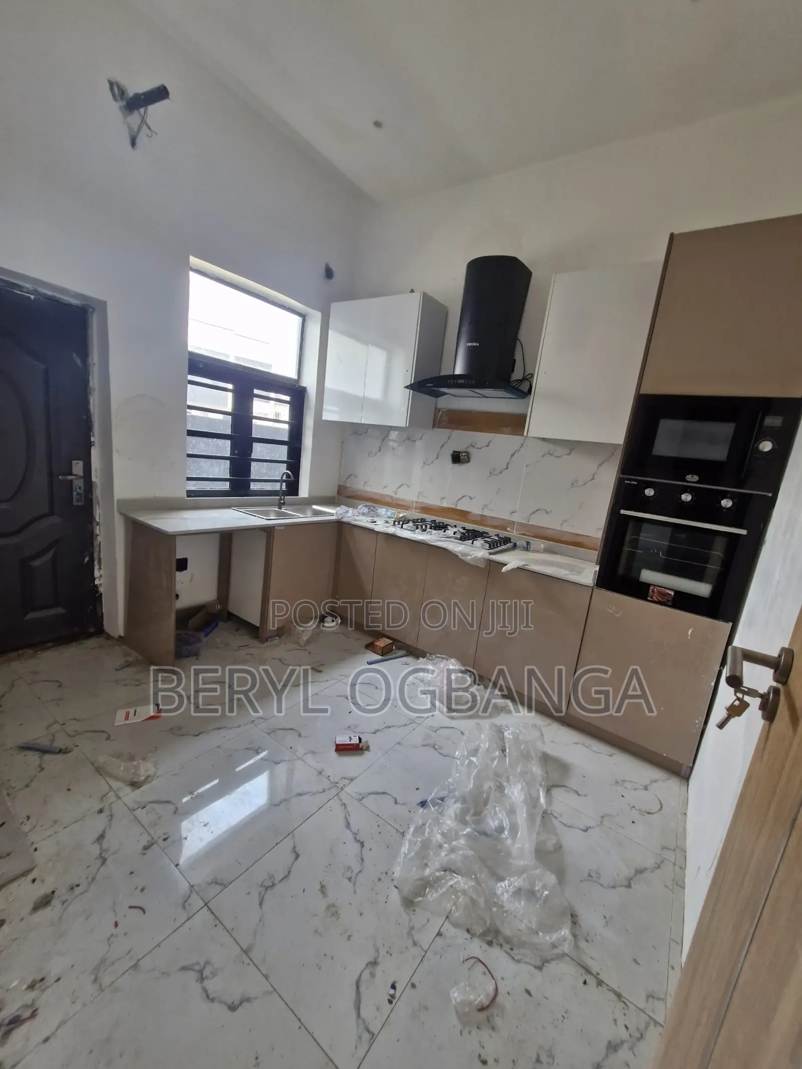 4bdrm Townhouse/Terrace in Ikota for sale