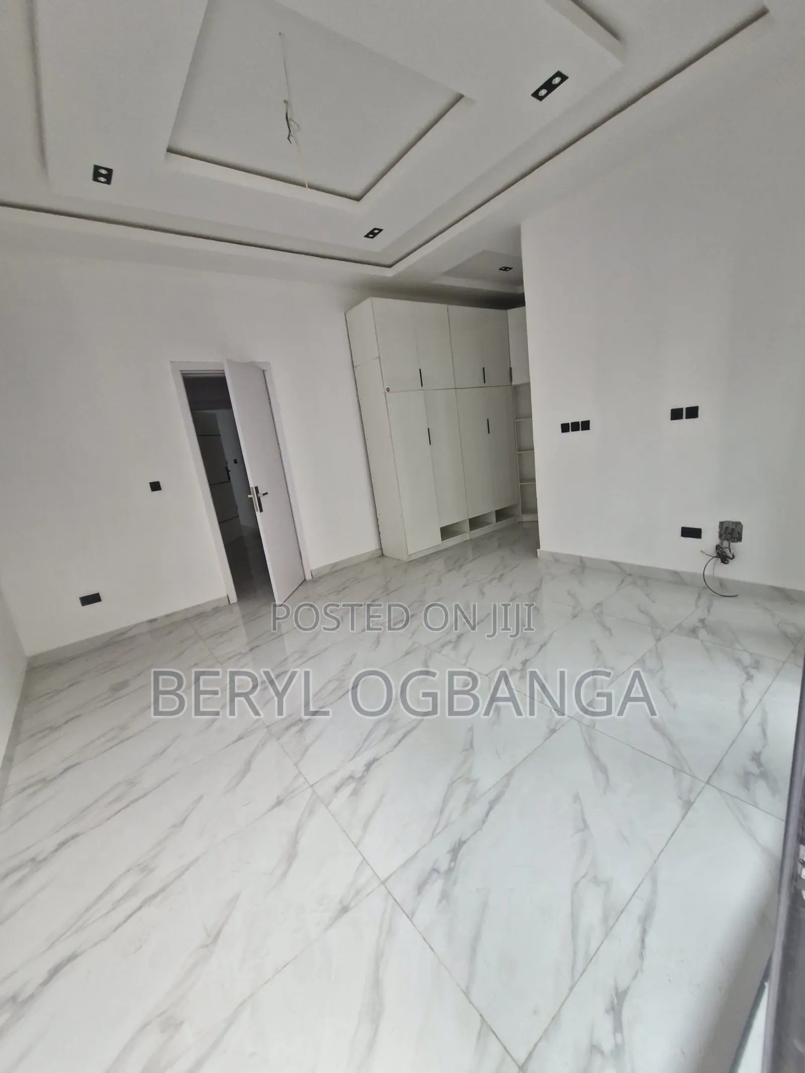 4bdrm Duplex in Ikota for sale