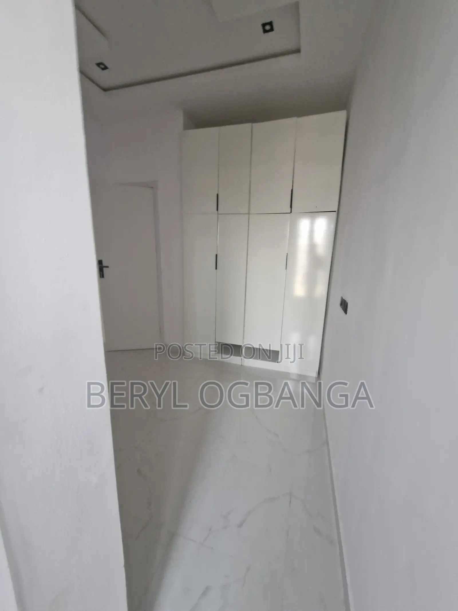 4bdrm Duplex in Ikota for sale