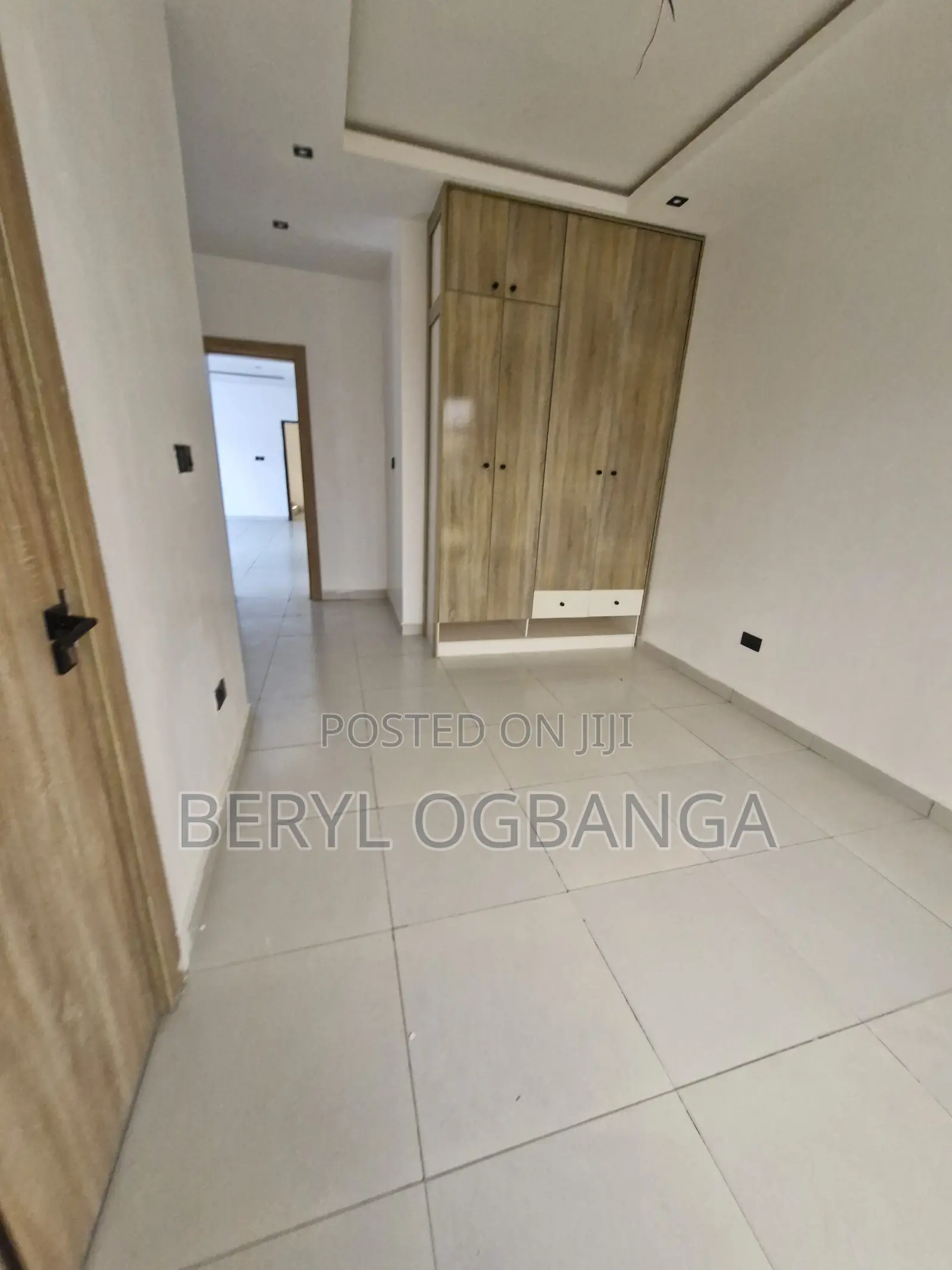 2bdrm Block of Flats in Ologolo for sale