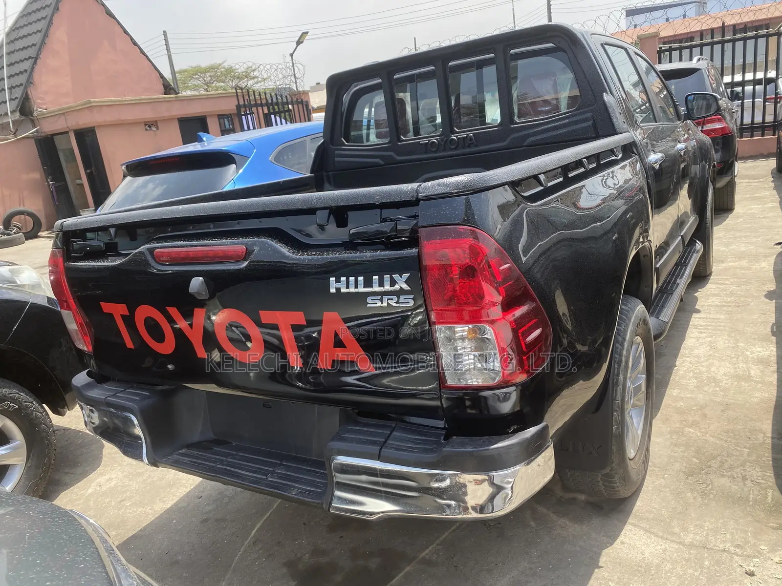 Toyota Hilux SR 4x4 2018 Black