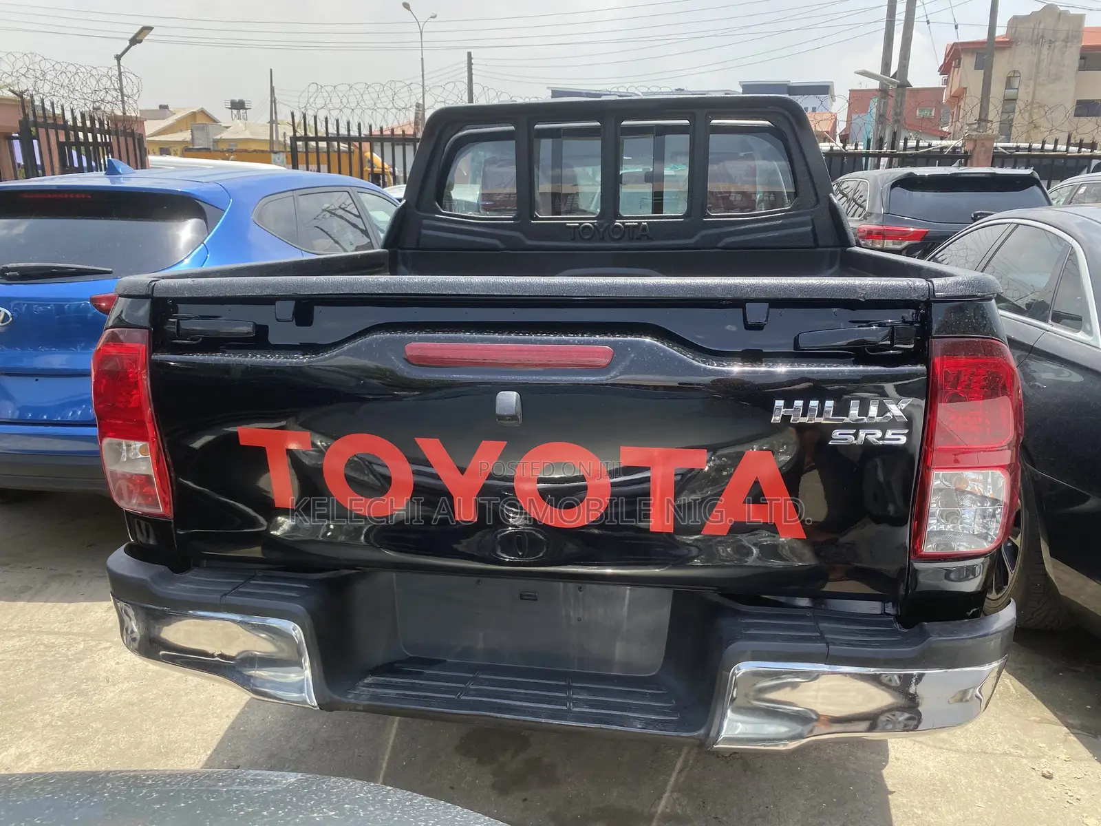 Toyota Hilux SR 4x4 2018 Black