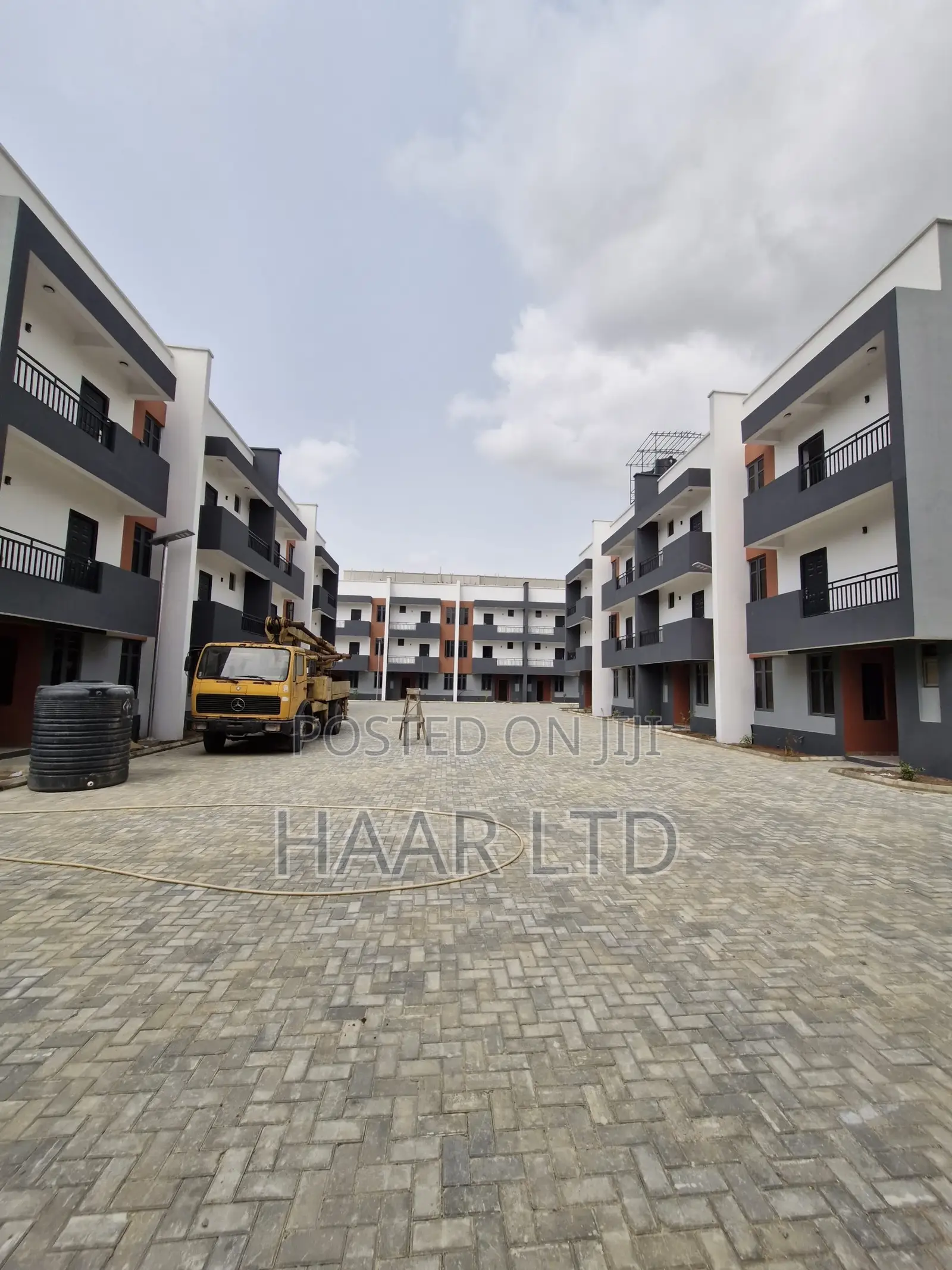 4bdrm Townhouse/Terrace in Ikate for sale