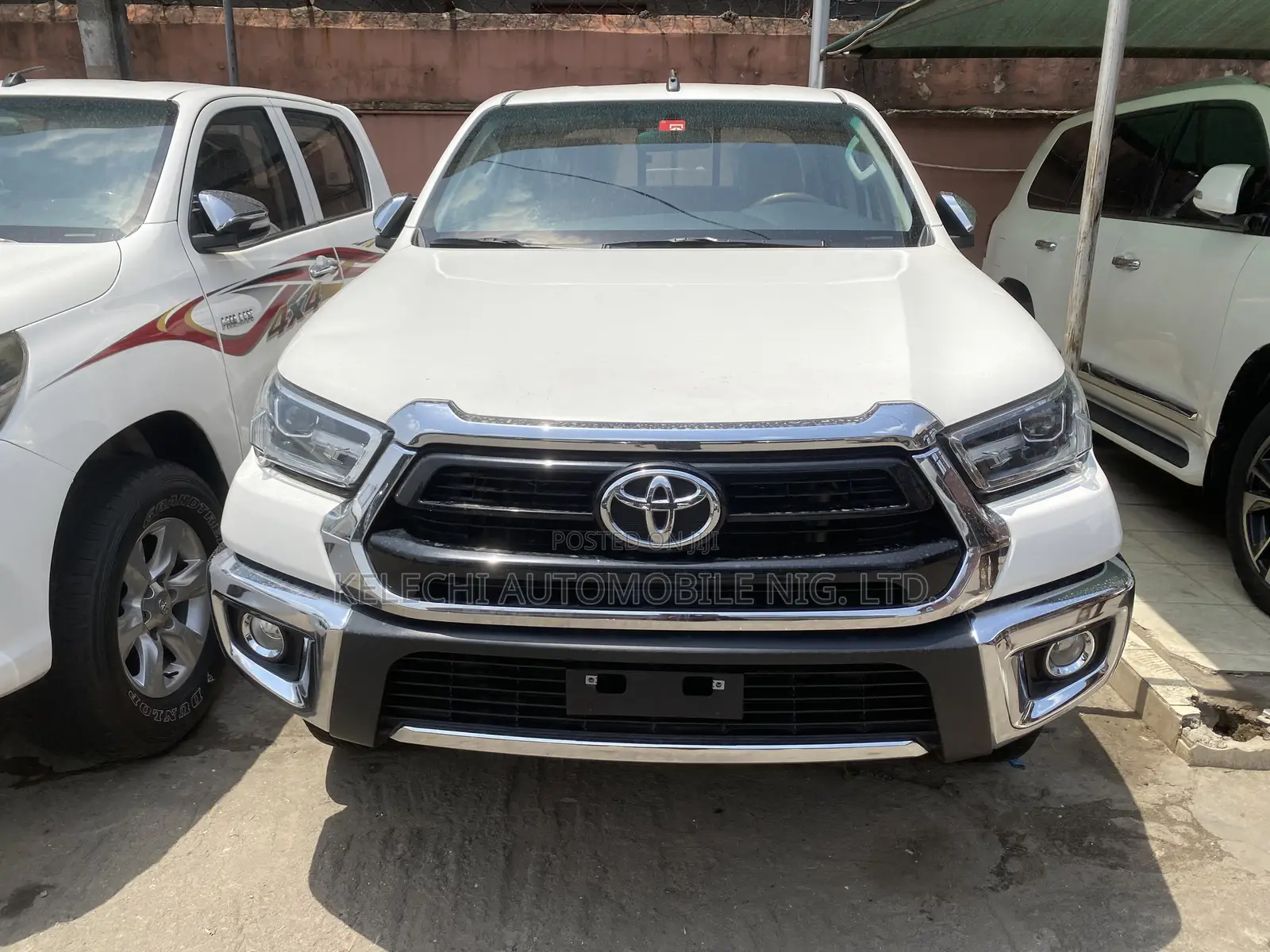 Toyota Hilux 2023 White