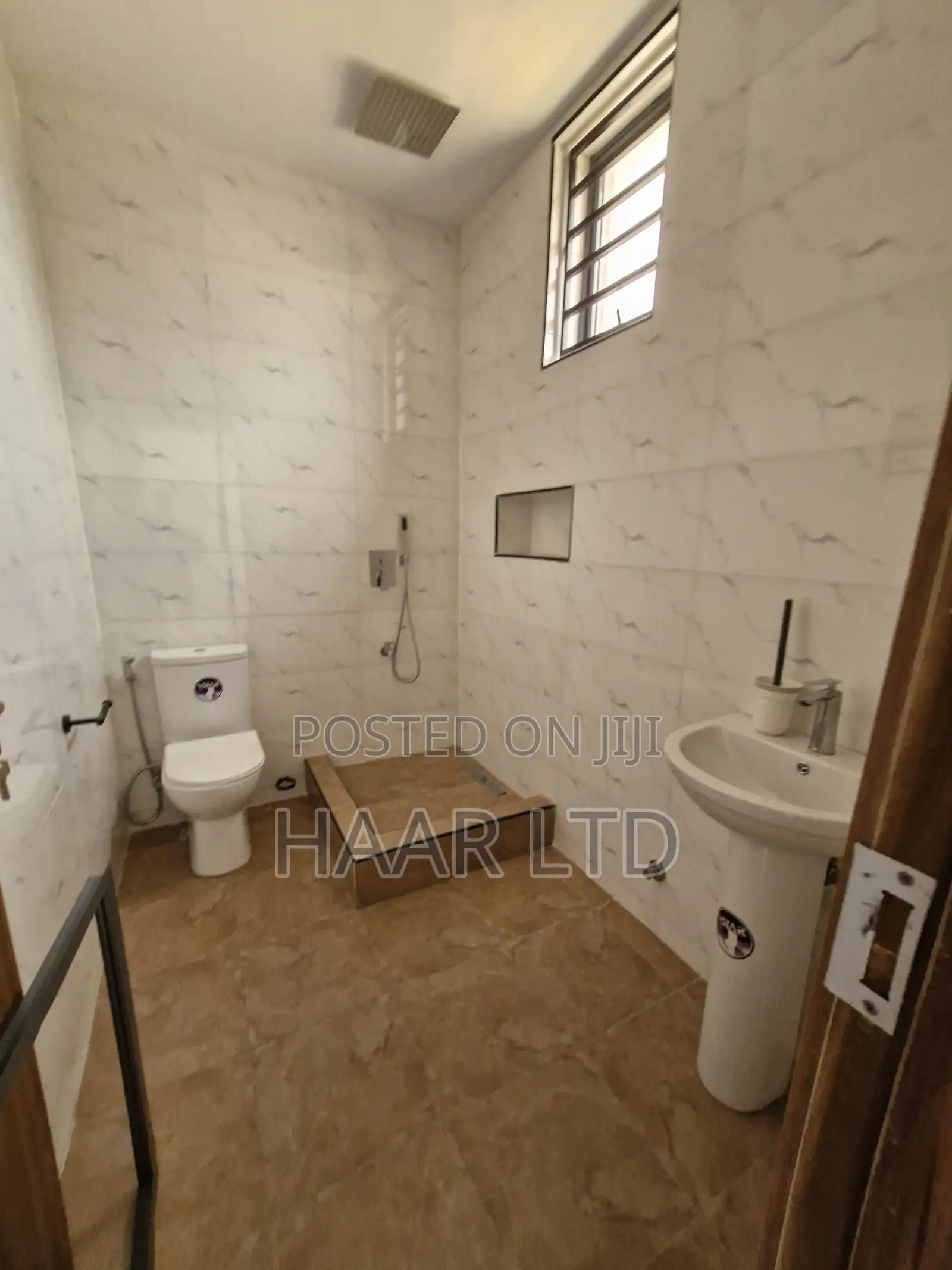 4bdrm Townhouse/Terrace in Ikate for sale