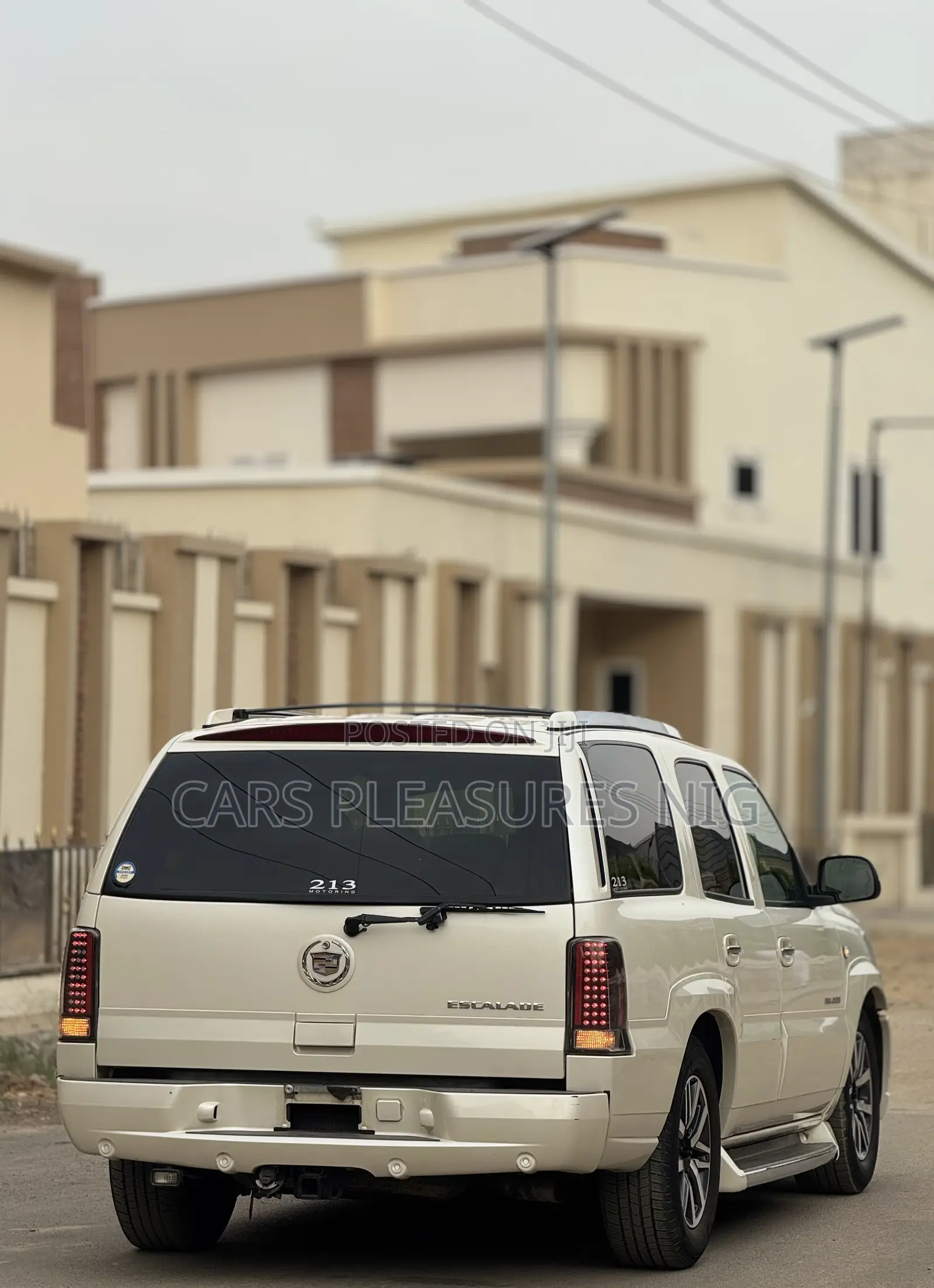 Cadillac Escalade 2005 White