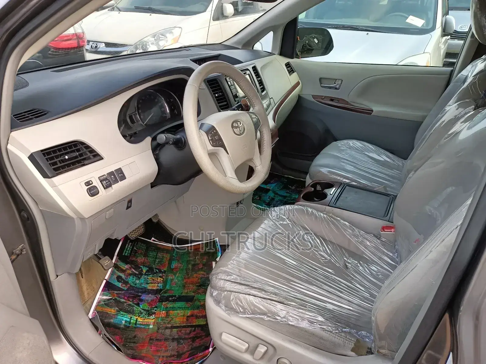 Toyota Sienna XLE 7-Passenger 4dr Minivan AWD (3.5L 6cyl 6A) 2014