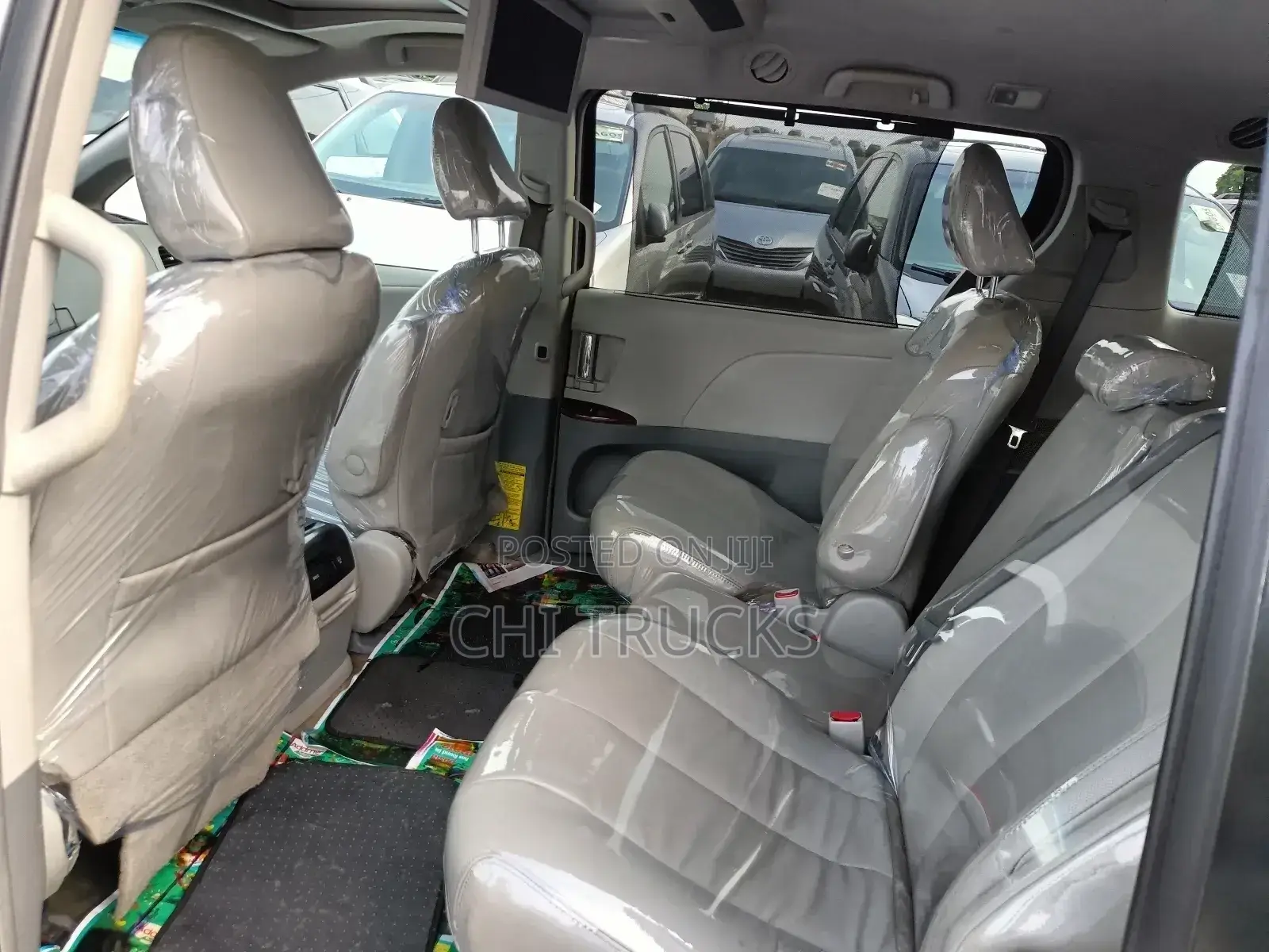 Toyota Sienna XLE 7-Passenger 4dr Minivan AWD (3.5L 6cyl 6A) 2014