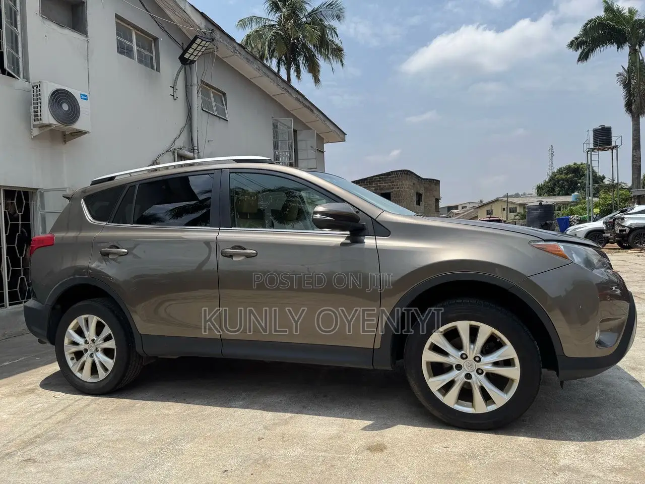 Toyota RAV4 Limited 4dr SUV AWD (2.5L 4cyl 6A) 2015 Gray