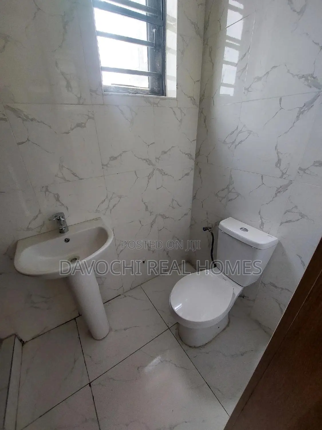 3bdrm Apartment in Ikota, Lekki for sale