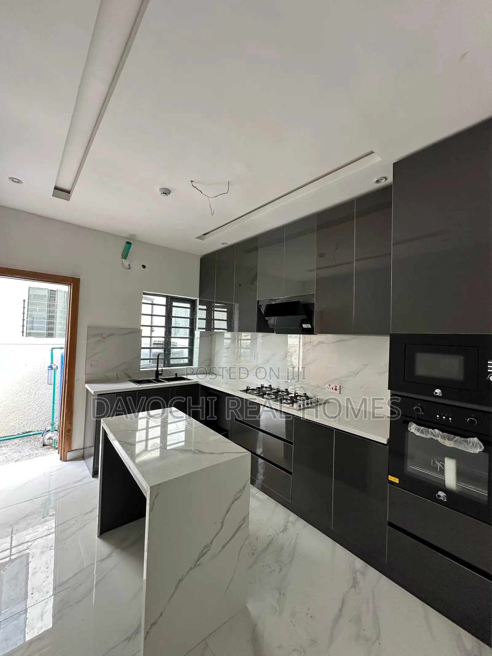 4bdrm Duplex in Ikota, Lekki for rent