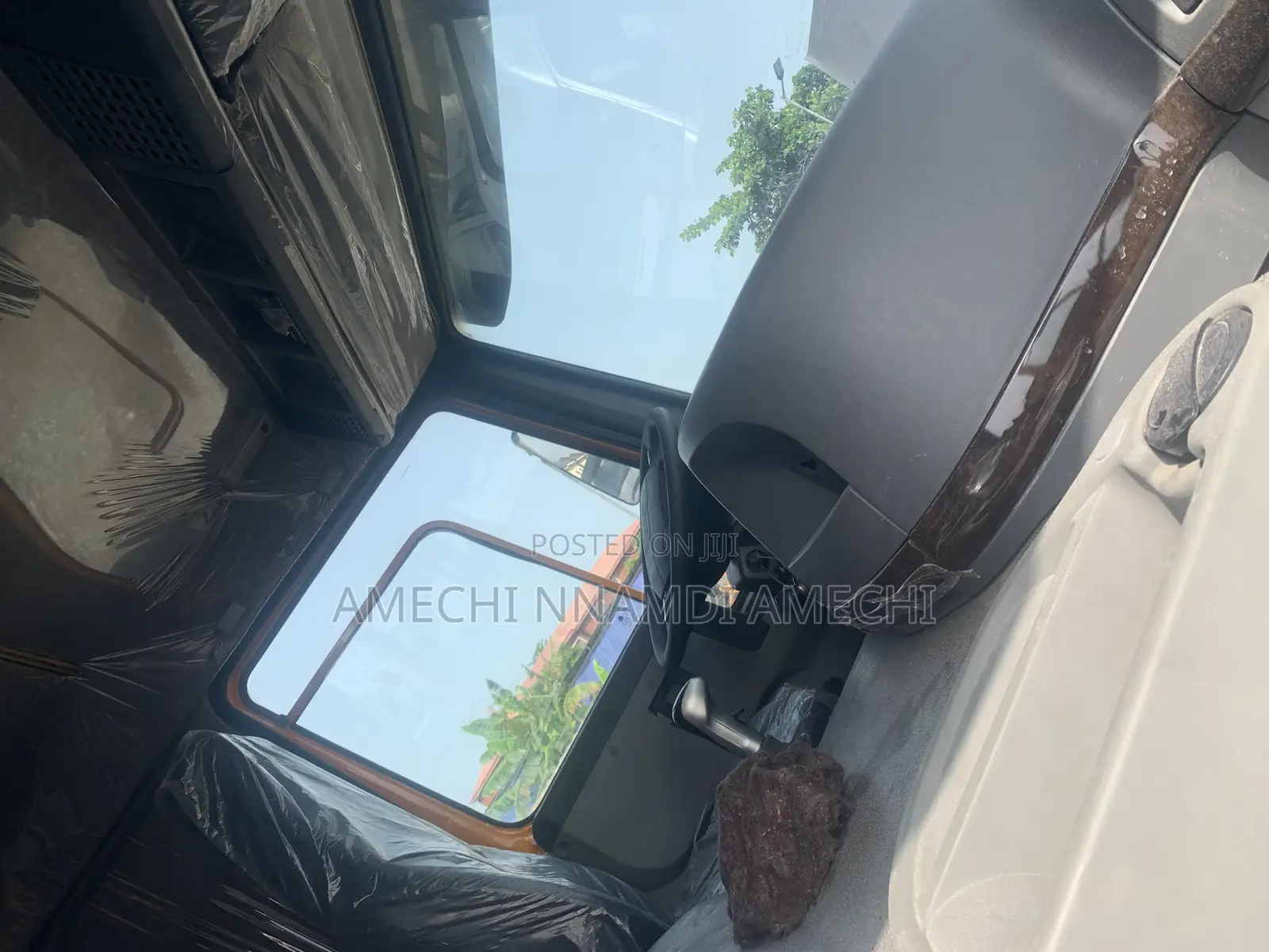 Howo 371 Truck Yellow 12 Tyres