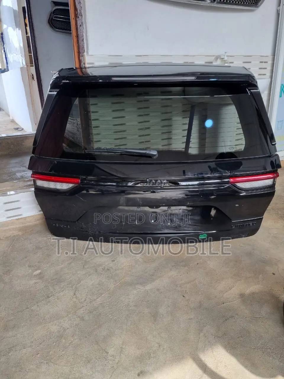 Complete Boot With Camera For Grand Cherokee 2022-2025 Model