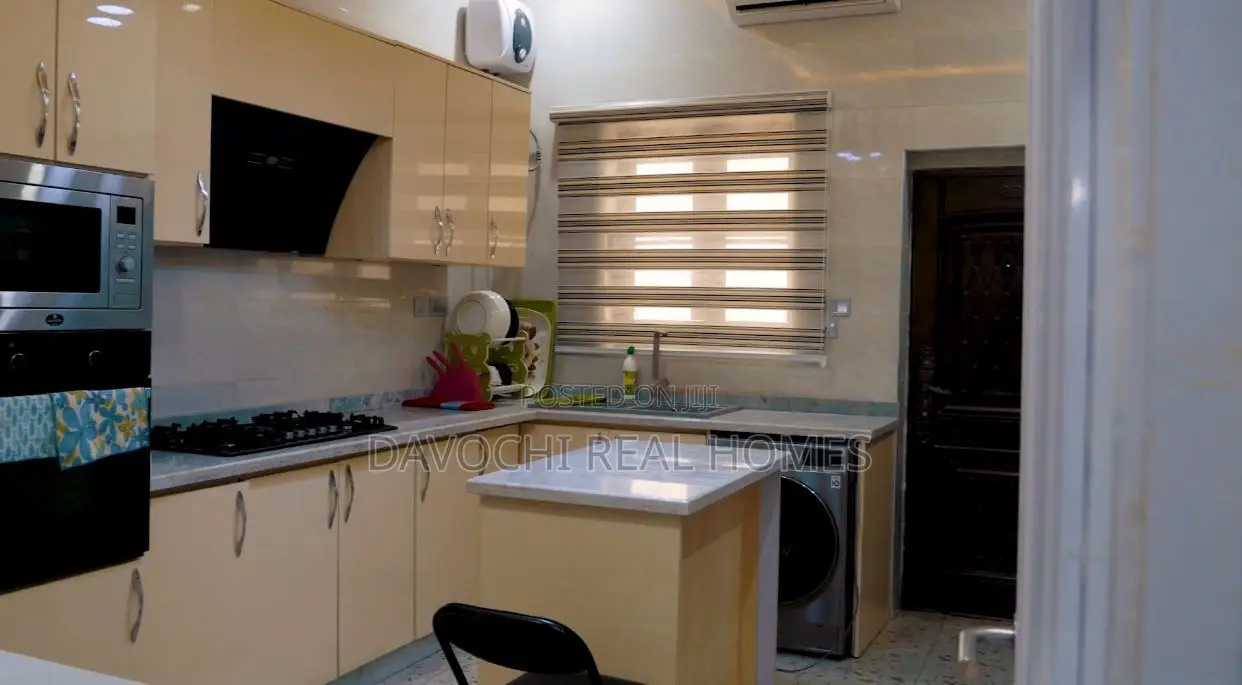 4bdrm Duplex in Alternative Route, Chevron for rent