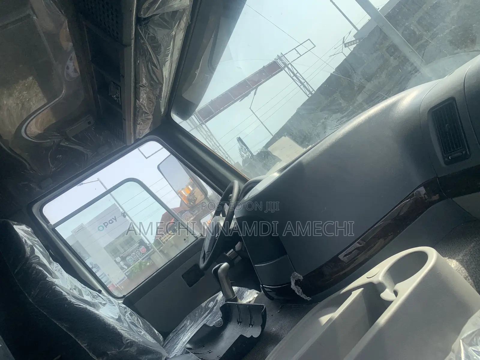 Howo Truck 371 Concrete Mixer White Color