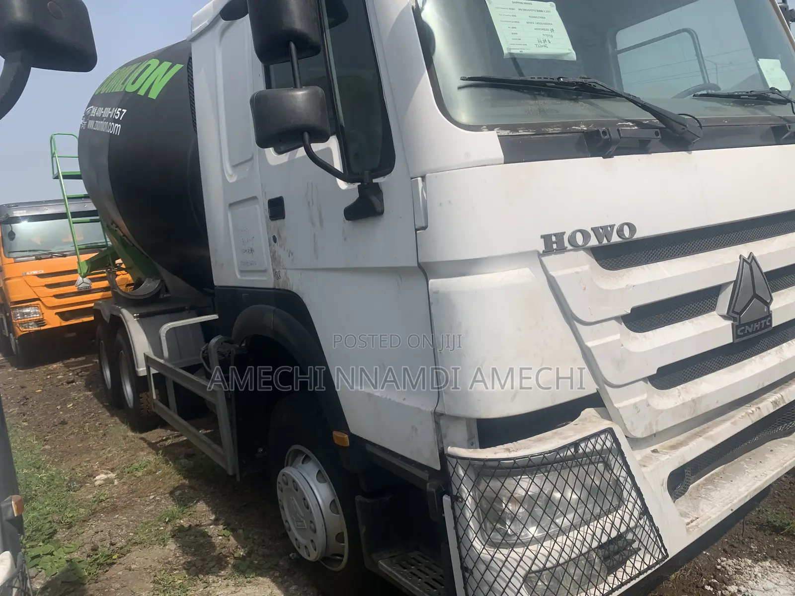 Howo Truck 371 Concrete Mixer White Color