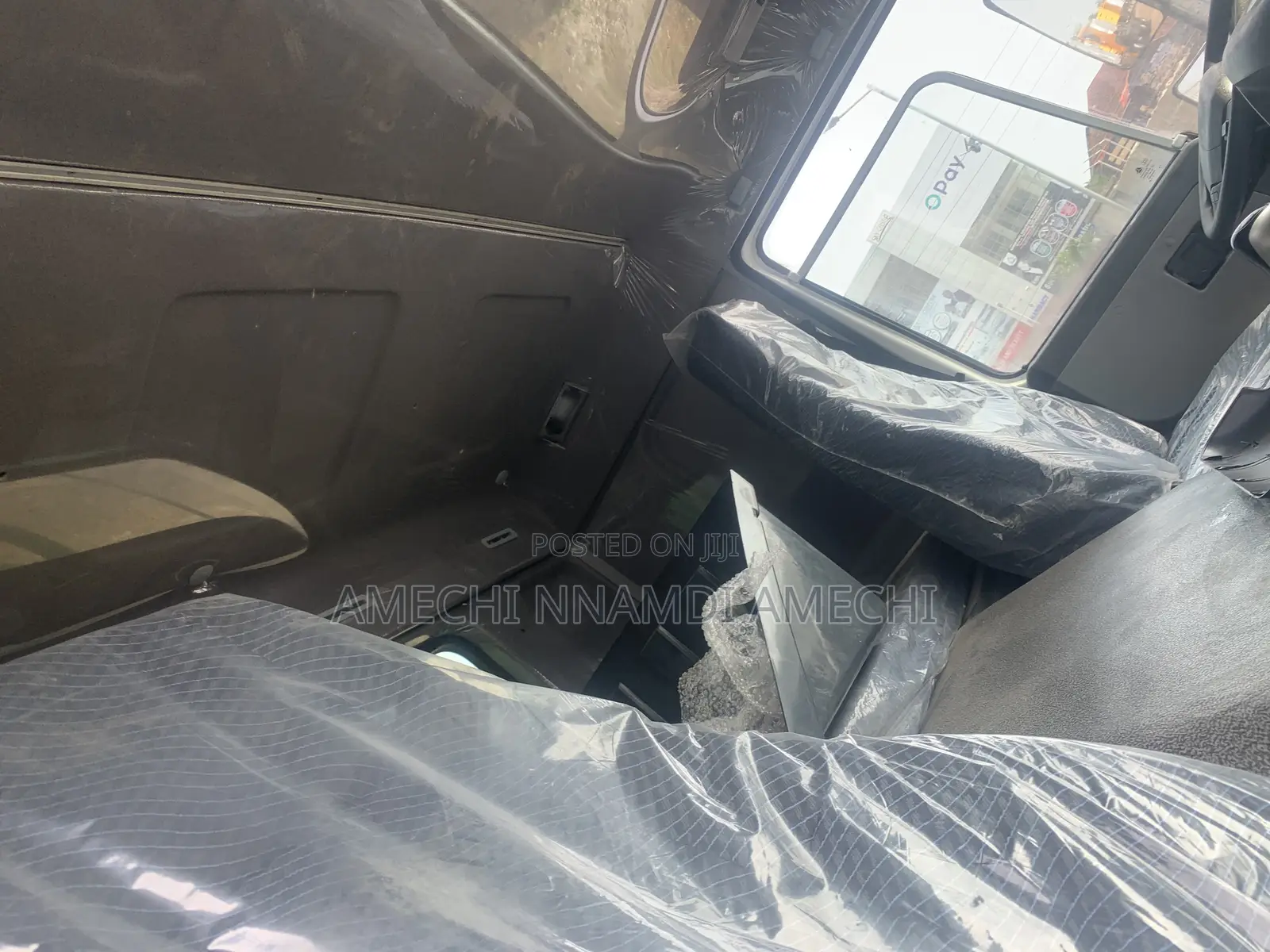 Howo Truck 371 Concrete Mixer White Color