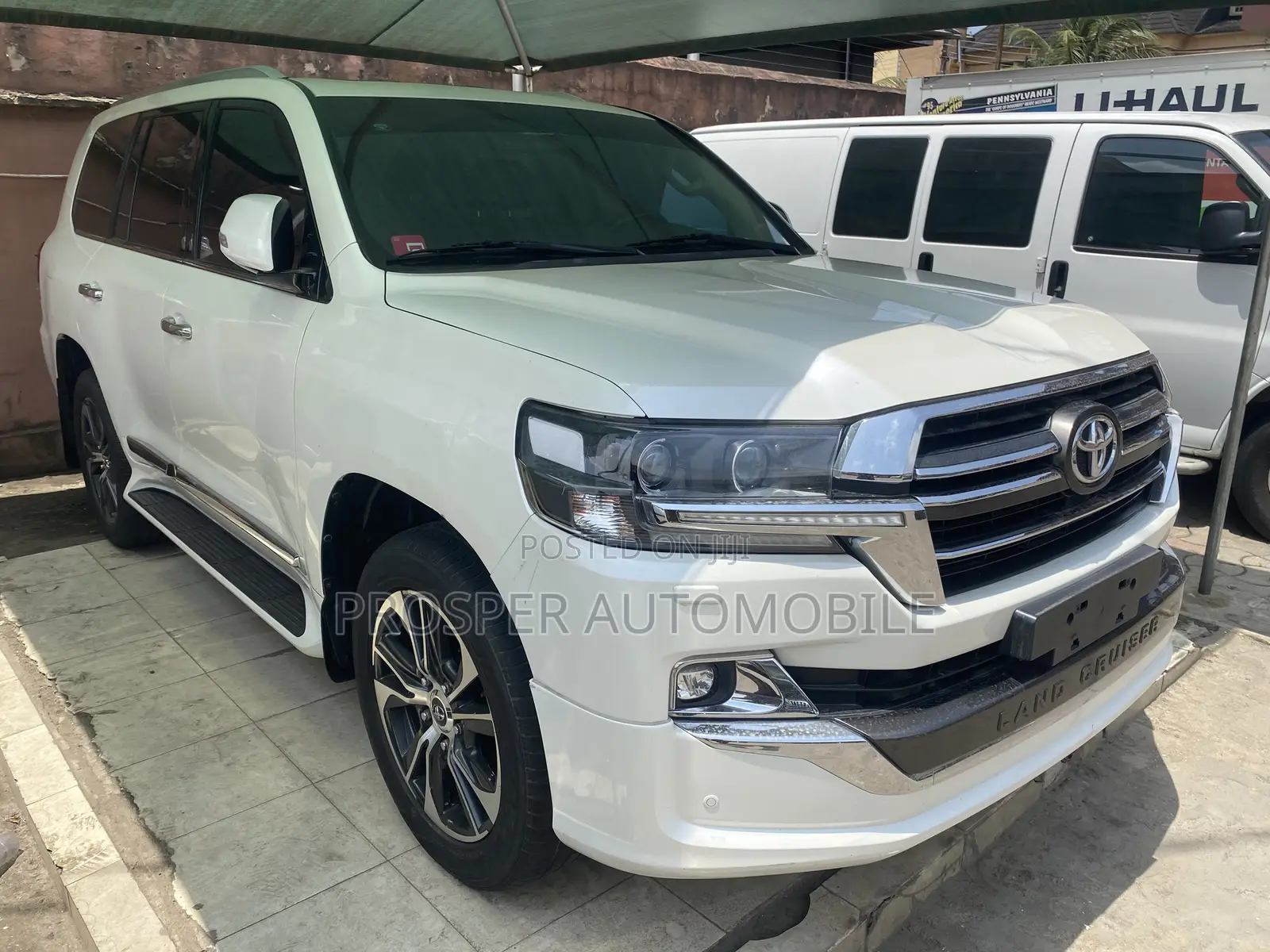 Toyota Land Cruiser 5.7 V8 VX-S 2021 White