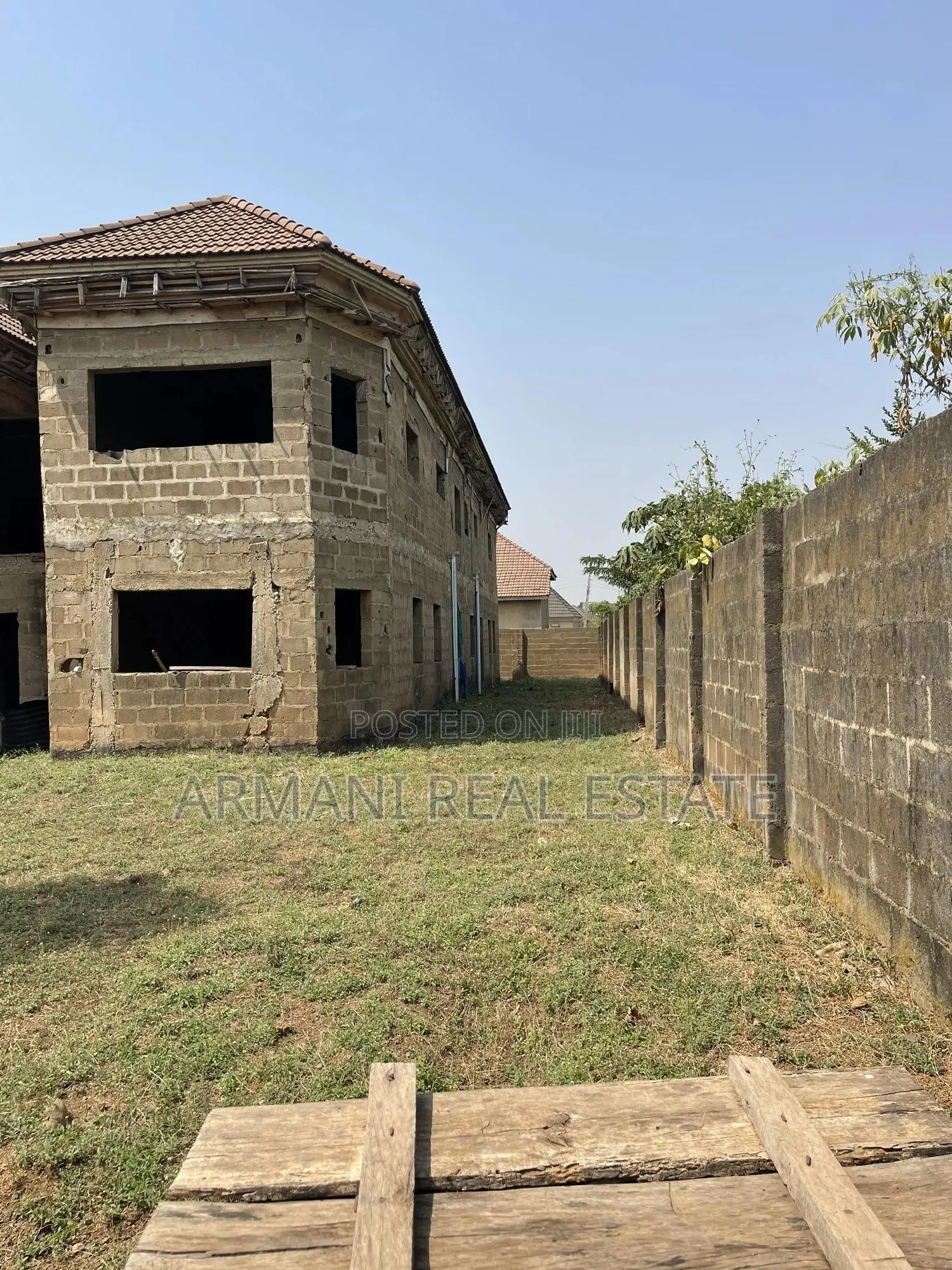 6bdrm Mansion in Okebadan Estate, Ibadan for sale