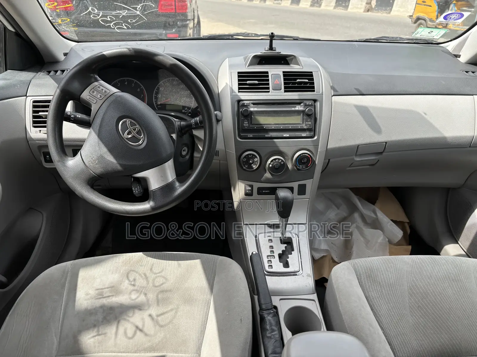 Toyota Corolla LE 4dr Sedan (1.8L 4cyl 4A) 2012 White