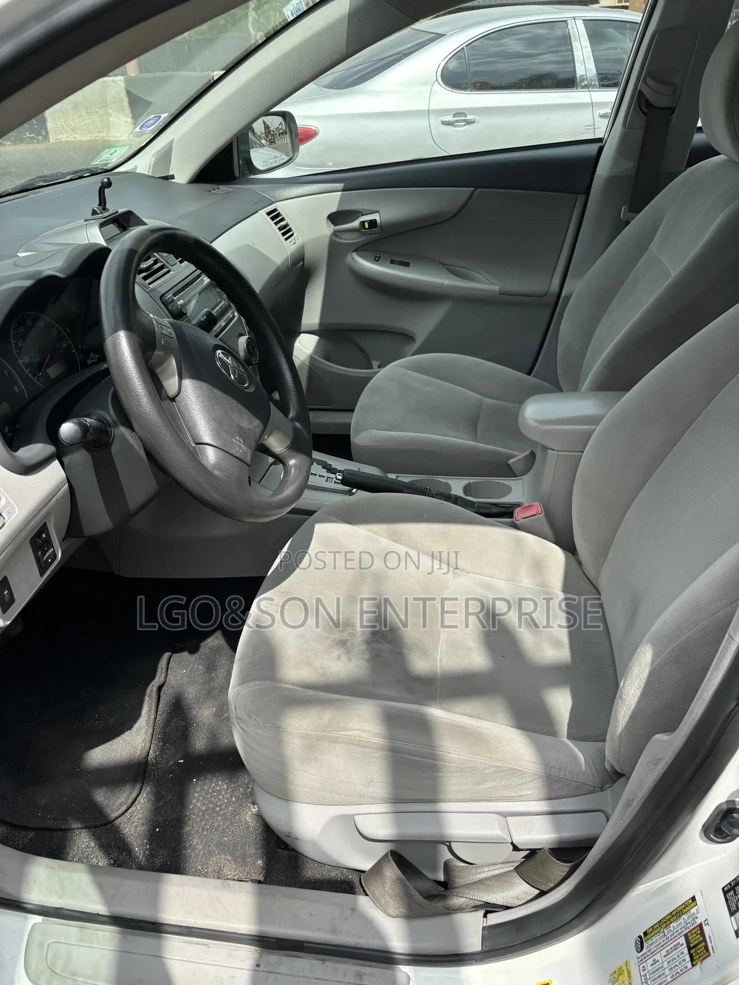 Toyota Corolla LE 4dr Sedan (1.8L 4cyl 4A) 2012 White