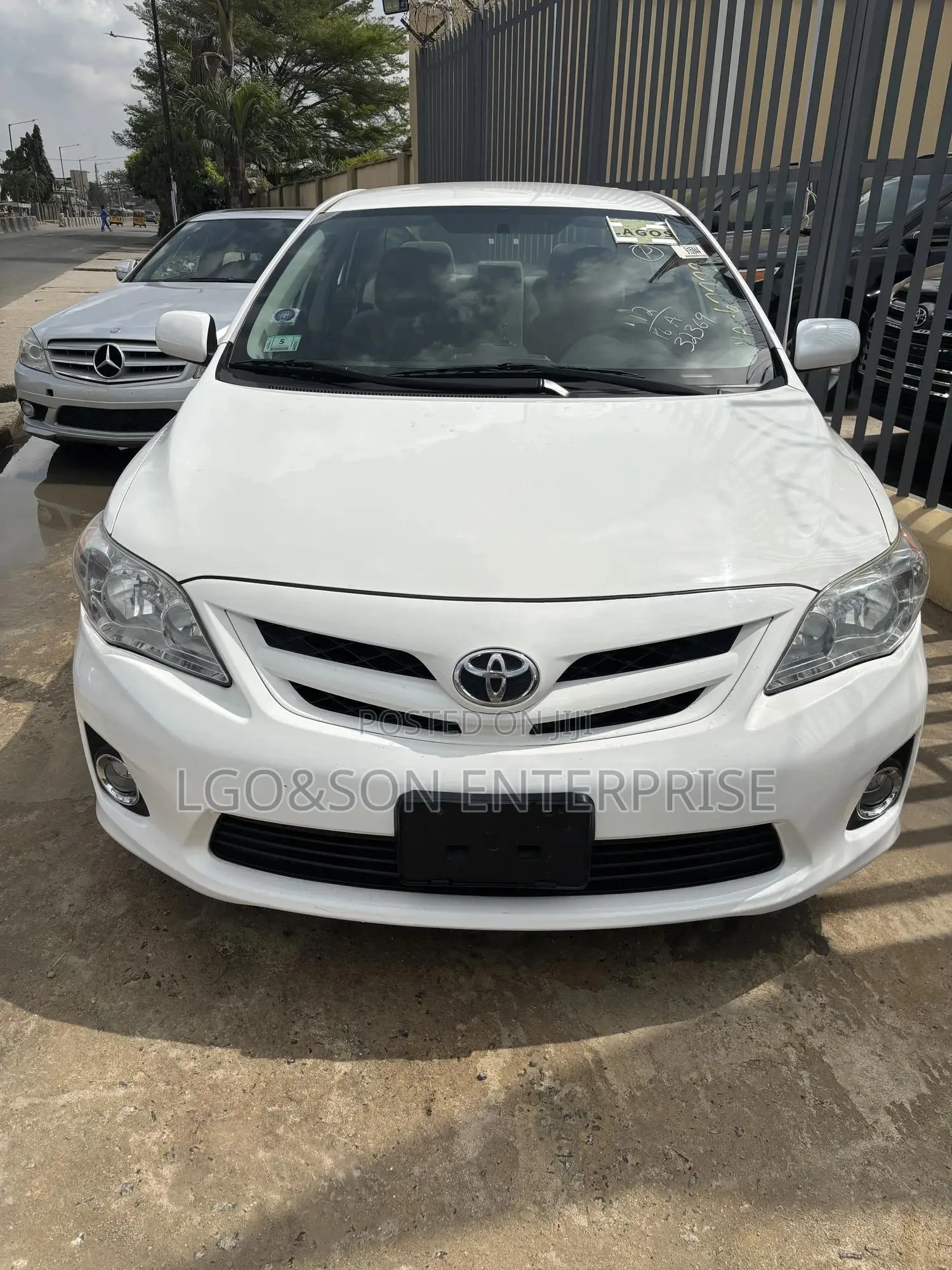 Toyota Corolla LE 4dr Sedan (1.8L 4cyl 4A) 2012 White