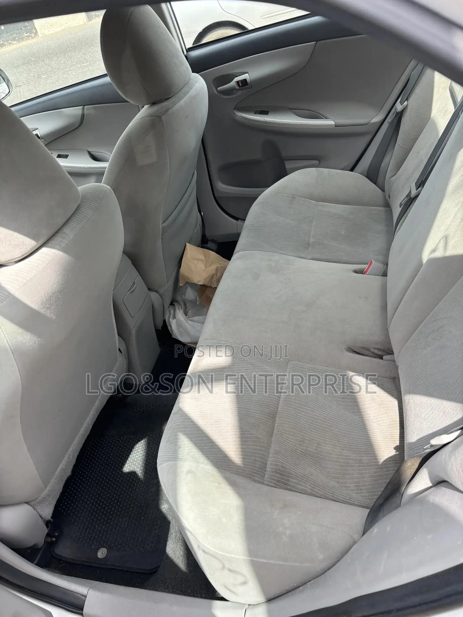 Toyota Corolla LE 4dr Sedan (1.8L 4cyl 4A) 2012 White