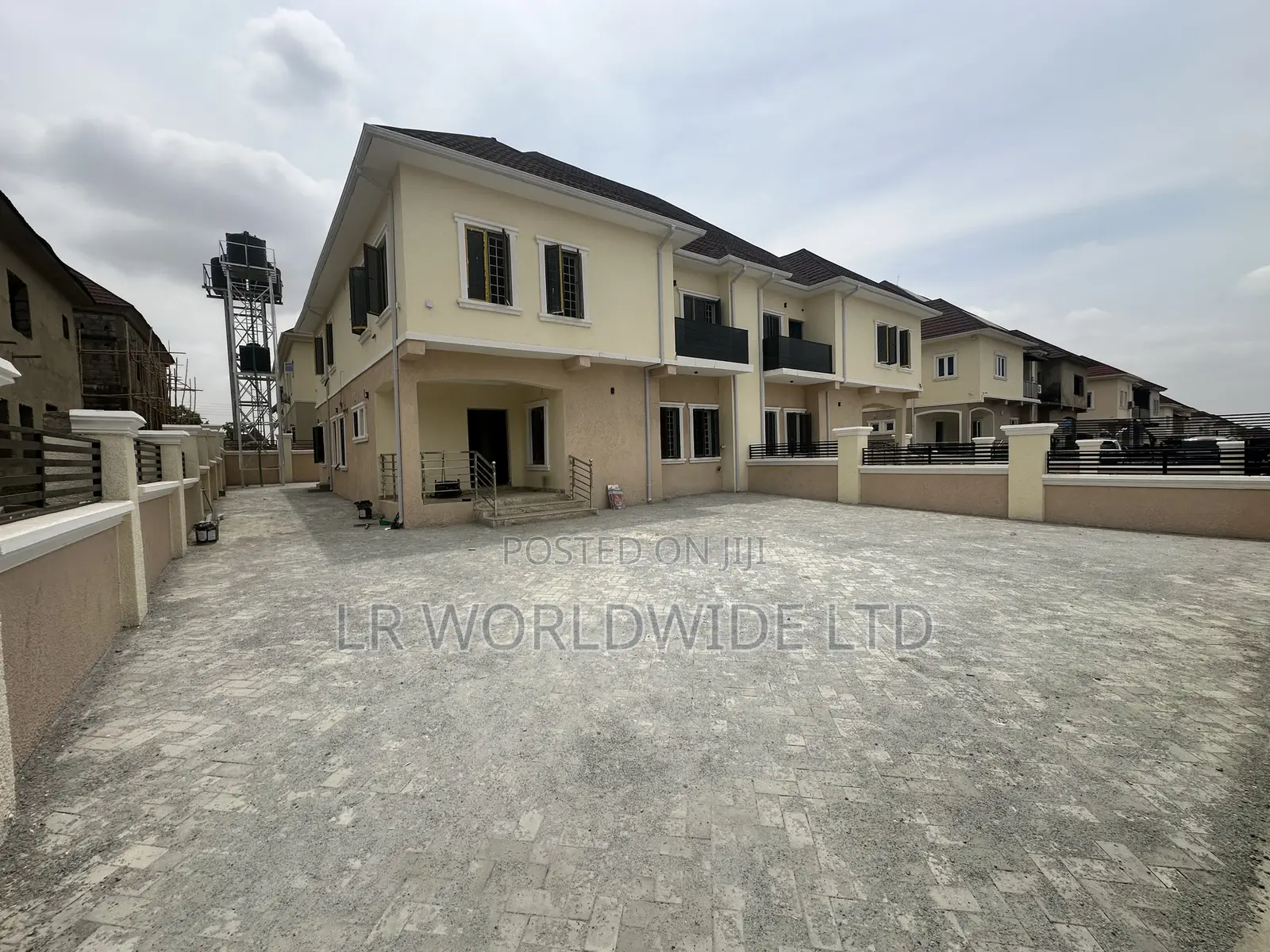 5bdrm Duplex in Riverpark, Lugbe District for sale