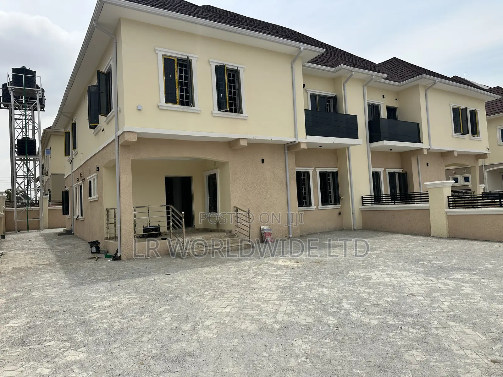 5bdrm Duplex in Riverpark, Lugbe District for sale