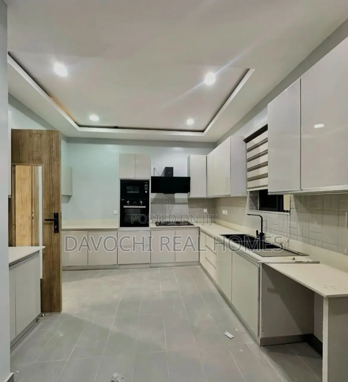 3bdrm Apartment in Lekki Phase1 for rent