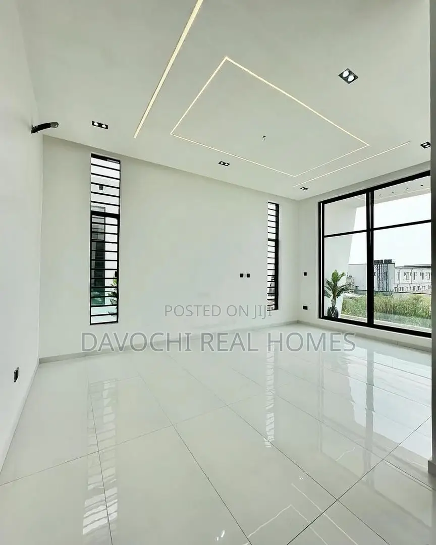 4bdrm Duplex in Ikota for rent