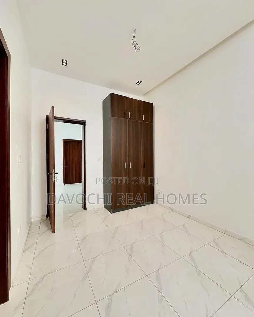 4bdrm Duplex in Ikota for rent