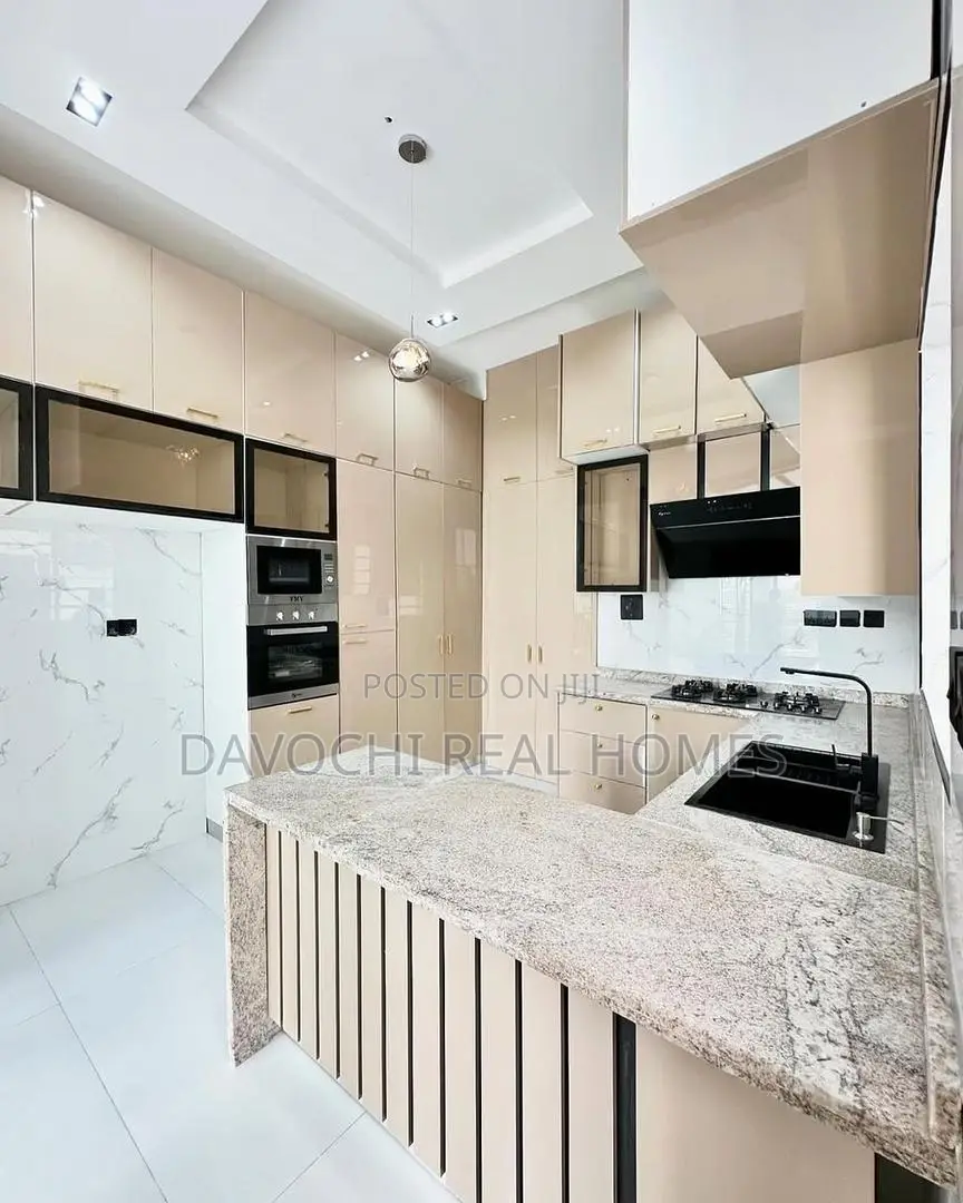 4bdrm Duplex in Ikota for rent