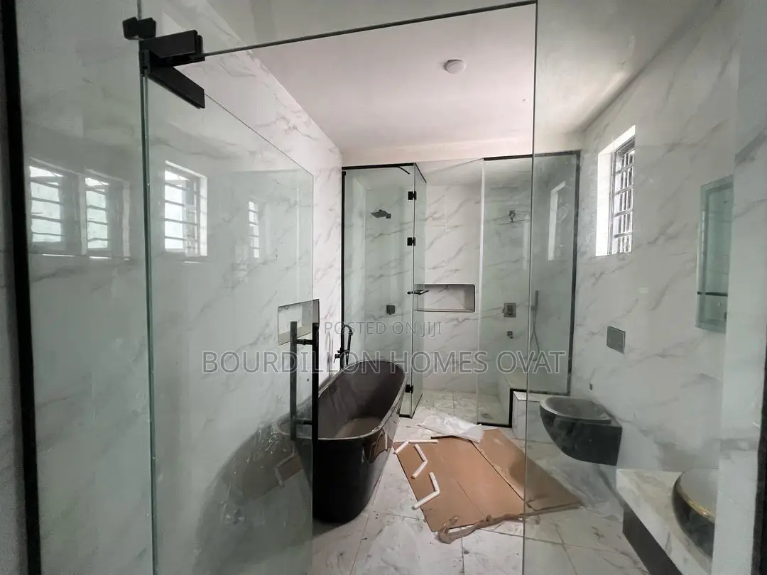 5bdrm Duplex in Lekki for sale